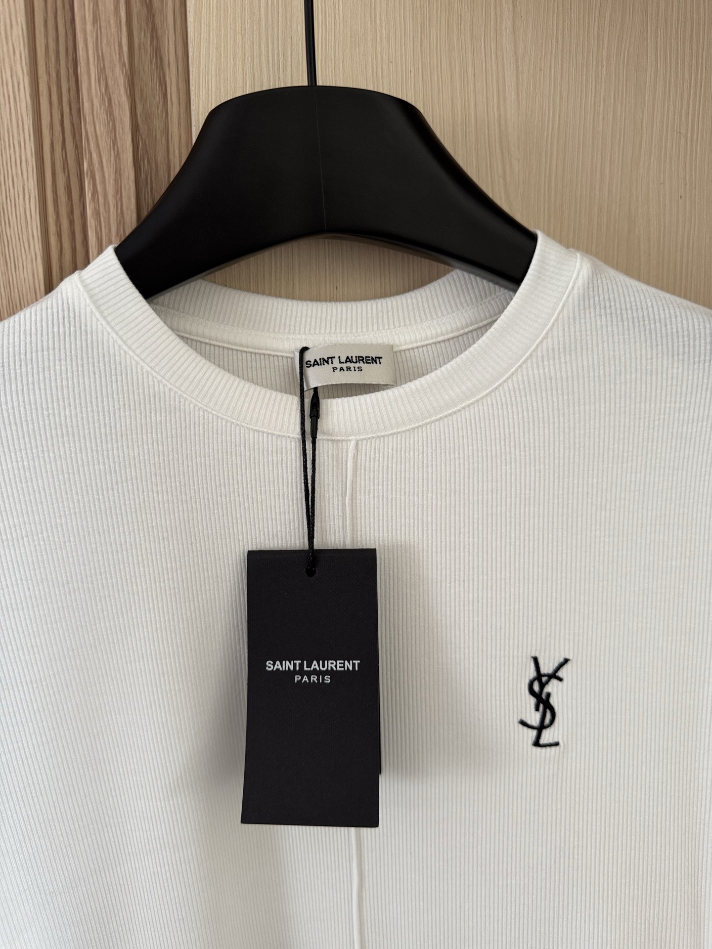 YSL 25秋冬新款 螺纹弹力中缝经典刺绣长袖T恤 高弹力竖螺纹面料，回弹性好，舒服耐穿，收腰修身版型不