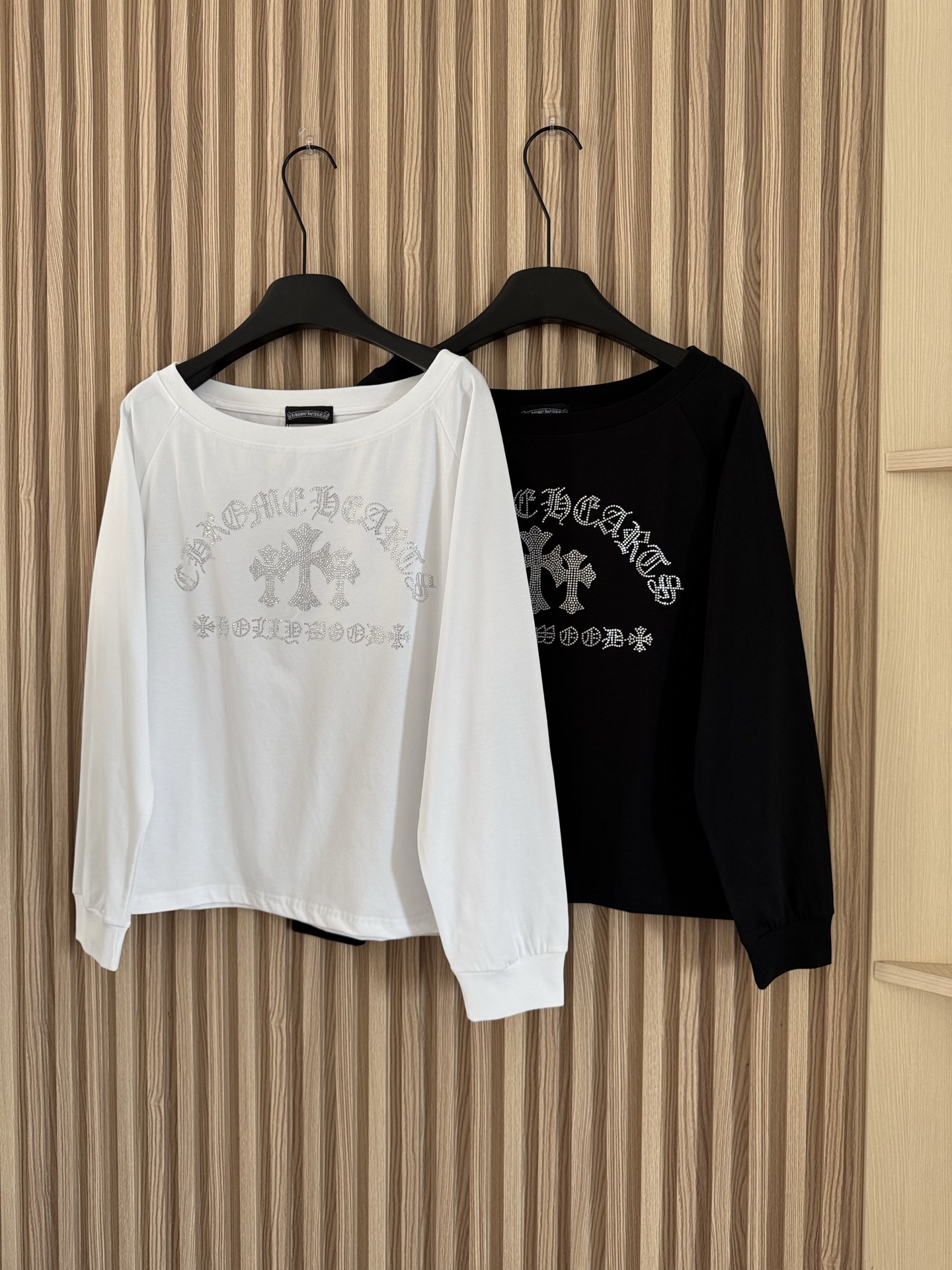 NO:506966,CH Croxin Autumn and Winter New Cross-Silk Iron Diamond Long Sleeve Sweatshirt T-shirt Long Sleeve Shirt Two-color SML, Chrome Hearts, hoodie, sweatshirts, tees, t-shirt, alexander wang19860909CH克罗心 秋冬新款 十字花烫钻长袖卫衣T恤长袖衫 两色sml,,chrome hearts,hoodie,sweatshirts,tees，t-shirt,alexander wang,Women's clothing
