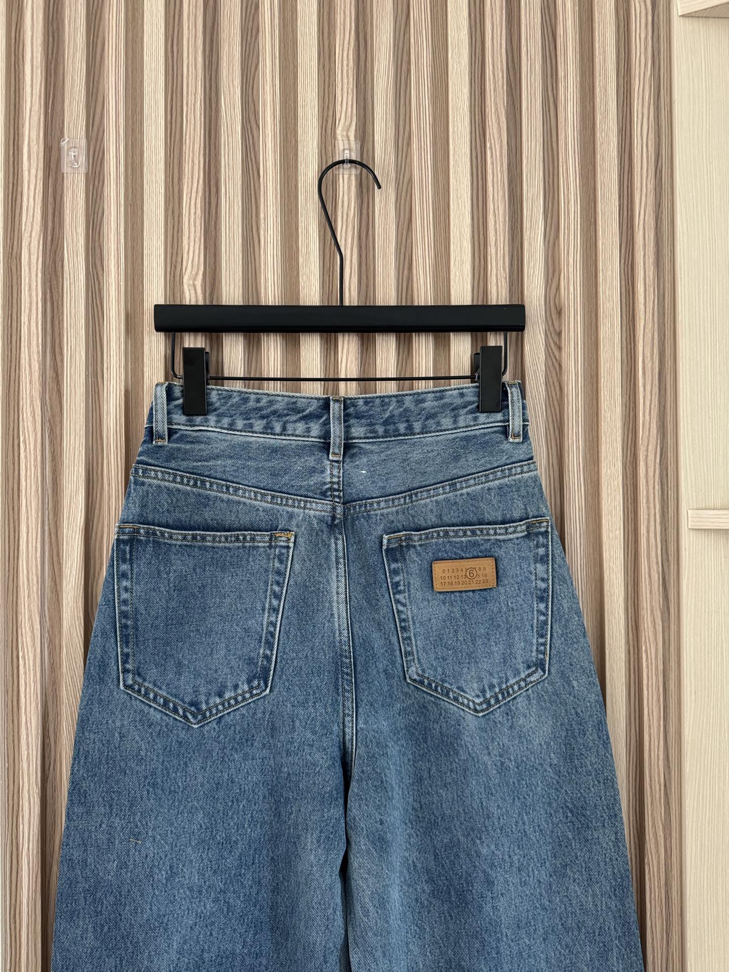 MM6 25秋冬新款 前后反穿直筒牛仔裤 设计感十足 高版本sml