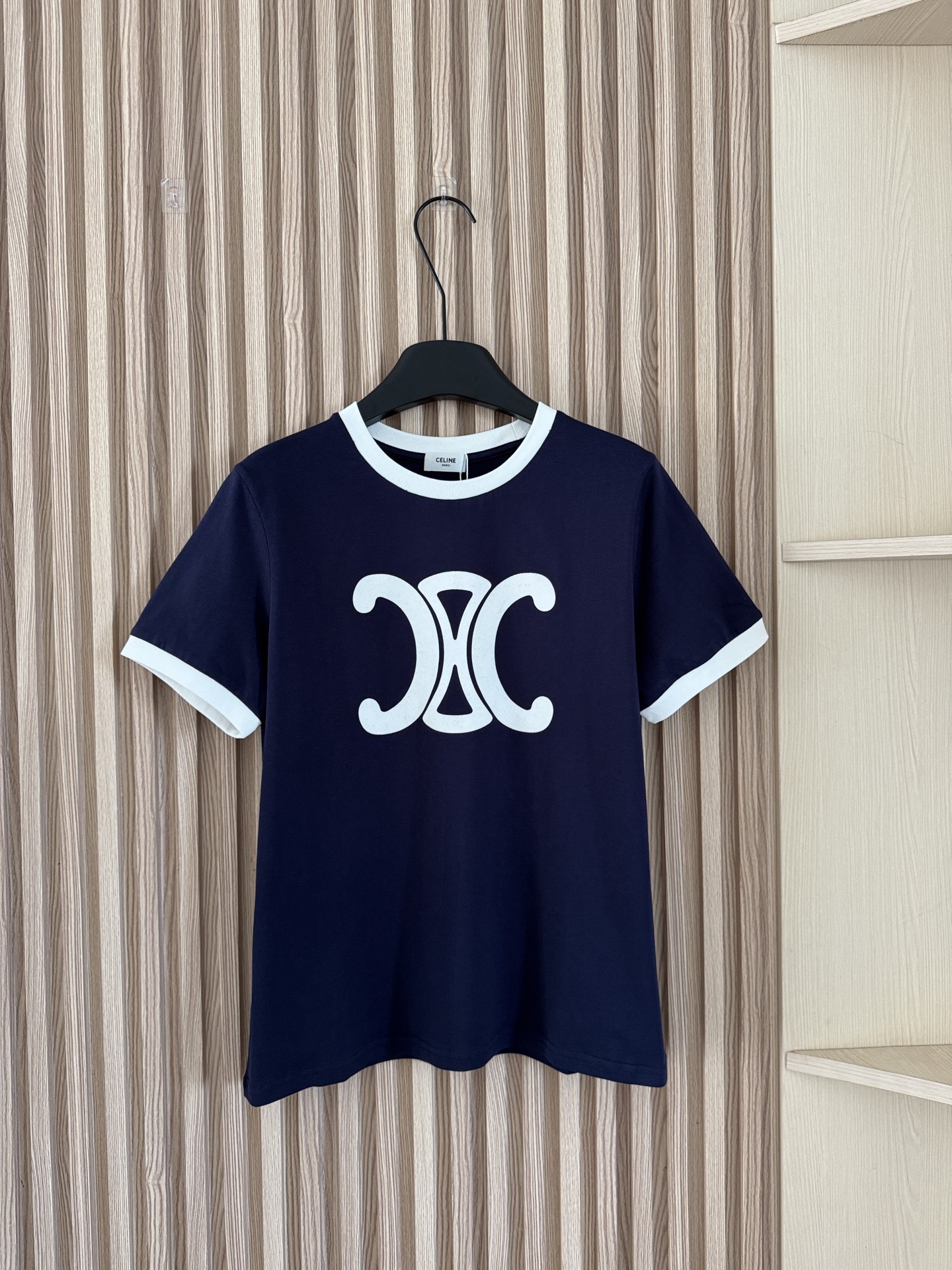 NO:736118,CECeline 26 spring and summer new Arc de Triomphe flocked casual short-sleeved T-shirt two-color SML,,celine,T-shirt,tees,t-shirt,19860909CECeline 26春夏新款 凯旋门植绒休闲短袖T恤 两色SML,,celine,T-shirt,tees，t-shirt,,Women's clothing