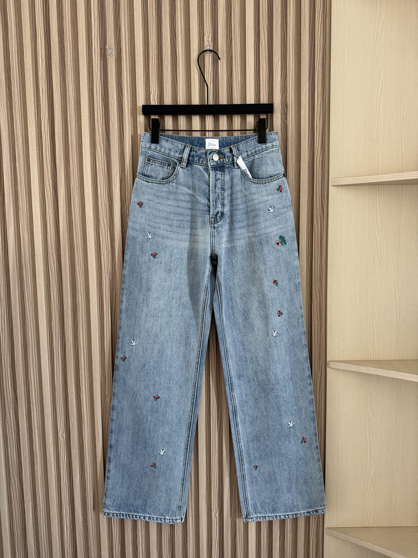 NO:736548,Dior 26 spring and summer new style embroidered logo straight jeans size sml,,dior,jeans,19860909Dior 26春夏新款 刺绣logo直筒牛仔裤 码数sml,,dior,jeans,,Women's clothing