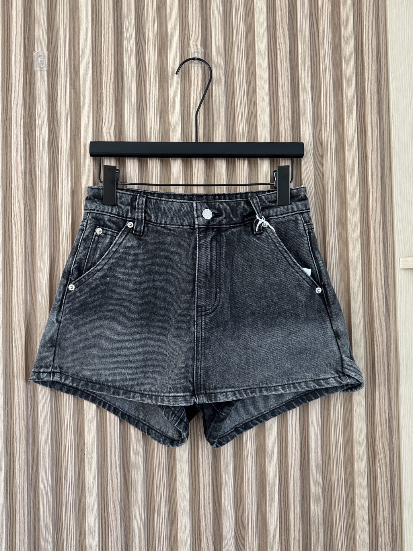 NO:751518,Alexanderwang 26 spring and summer new denim culottes, basic style that looks good with any combination, size SML,,skirts,19860909Alexanderwang 26春夏新款 牛仔裙裤 基础款任意搭配都好看 码数SML,,skirts,,Women's clothing