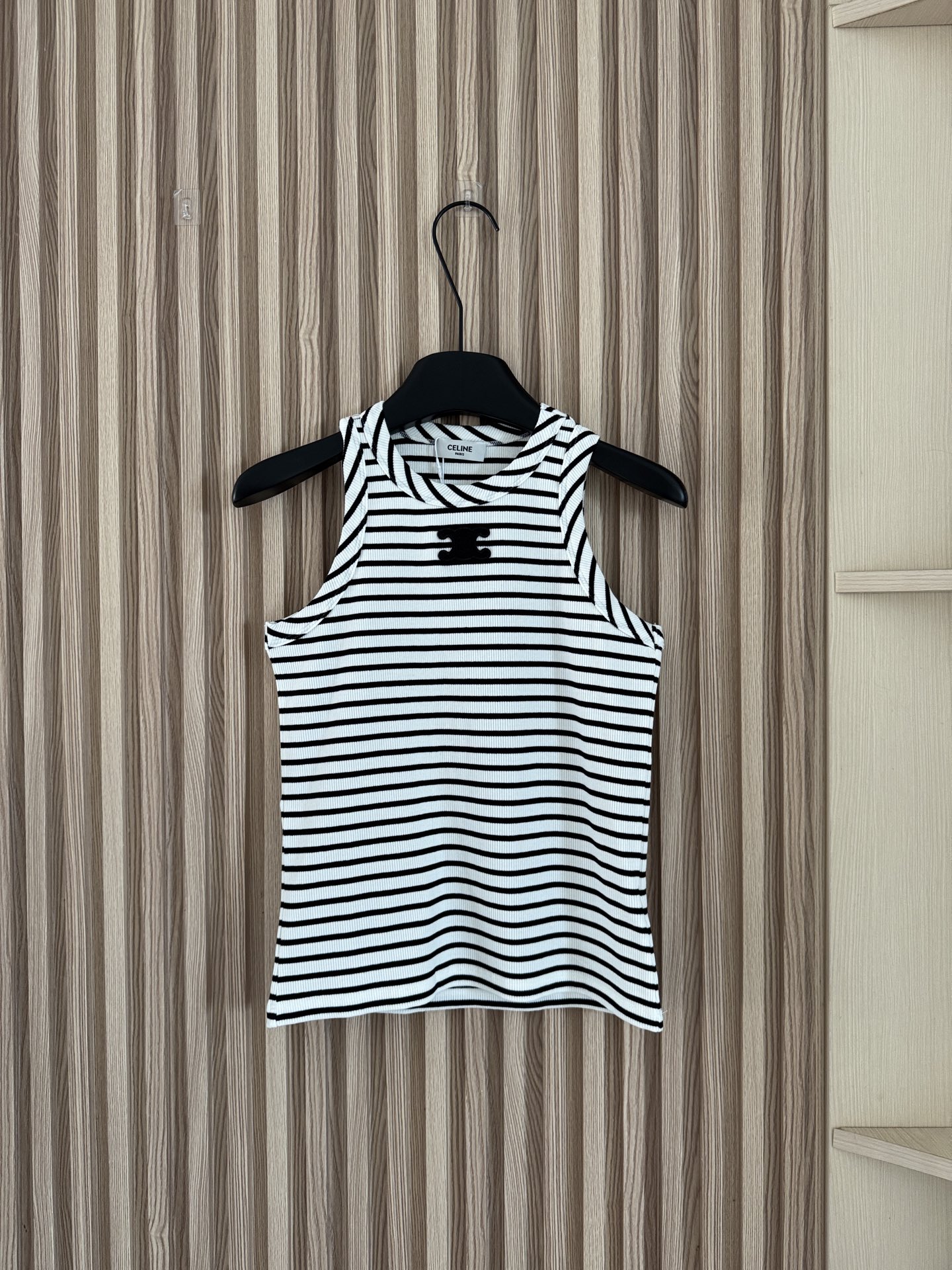 NO:843442,Celine 26 new spring and summer fashionable and versatile high-end striped vest. Elastic ribbed cotton fabric. Soft and comfortable. Very elastic. It can be worn close to the body without restraint. It is a must-have fashionable artifact in summer. It is super fashionable casually paired with jeans. It feels relaxed and full of luxury!  Code number SML,,celine,jeans,19860909Celine 26春夏新款时髦百搭高级条纹背心 弹力螺纹棉面料 软糯舒适 弹力很大 贴身穿毫无束缚 夏季必备时髦神器 随便搭个牛仔裤都超时髦 松弛感 高级感拉满！码数SML,,celine,jeans,,Women's clothing