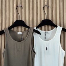 「YSL 女明星极简高级百搭螺纹弹力背心」穿腻了黑白灰的可以试试这个橄榄绿 真的特别高级!完完全全就是大 「YSL 女明星极简高级百搭螺纹弹力背心」穿腻了黑白灰的可以试试这个橄榄绿 真的特别高级!完完全全就是大