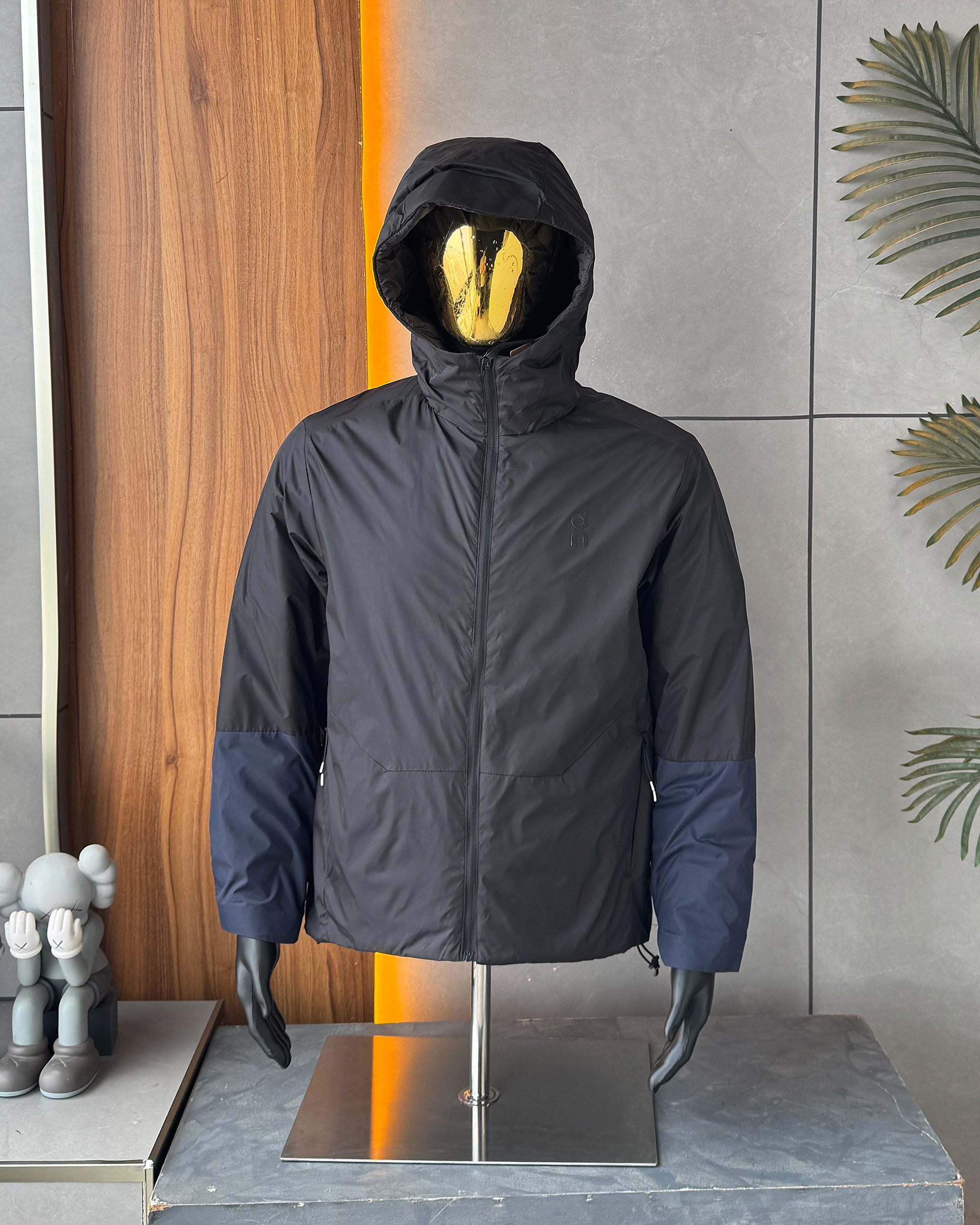 175💰On昂跑保暖棉服轻量户外 ,轻盈质感的设计理念,官网在售2290+,保暖层采用一片式薄棉 ,轻量不闷热 ,外层网格30D防水涂层 冬季防风的同时也可以应急防雨
细节讲解 ,袖口处配有3公分压胶 防风半马蹄设计,袖子弯刀剪裁两处都带走10公分长条3D反光
帽子加宽5公分压胶充棉 ,立体有型 ,外两侧都是配备阴影拉链口袋 ,内里也带有便携内置口袋, 整个衣身全是袖口拼接设计 ,打破常规 ,既简约又带有特点 ,独家限量发售
户外休闲系列 ,女生男生同款 可配情侣装 。
颜色:黑色,日食白,天空蓝,灰色,幽雾绿
尺码:S-3XL
s可穿85斤左右 3x可穿190斤左右
S衣长69 胸围102肩宽44.8袖长60建议体重80-90斤左右
M衣长71胸围106肩宽46袖长61.5建议体重90-110斤左右
L衣长73胸围111肩宽47.5袖长63建议体重110-130斤左右
Xl衣长75胸围116肩宽49袖长64.5建议体重130-150斤左右
2x衣长77胸围121肩宽50.5袖长65.5建议体重150-170斤左右
3x衣长78胸围126肩宽52袖长66.5建议体重170-190斤左右