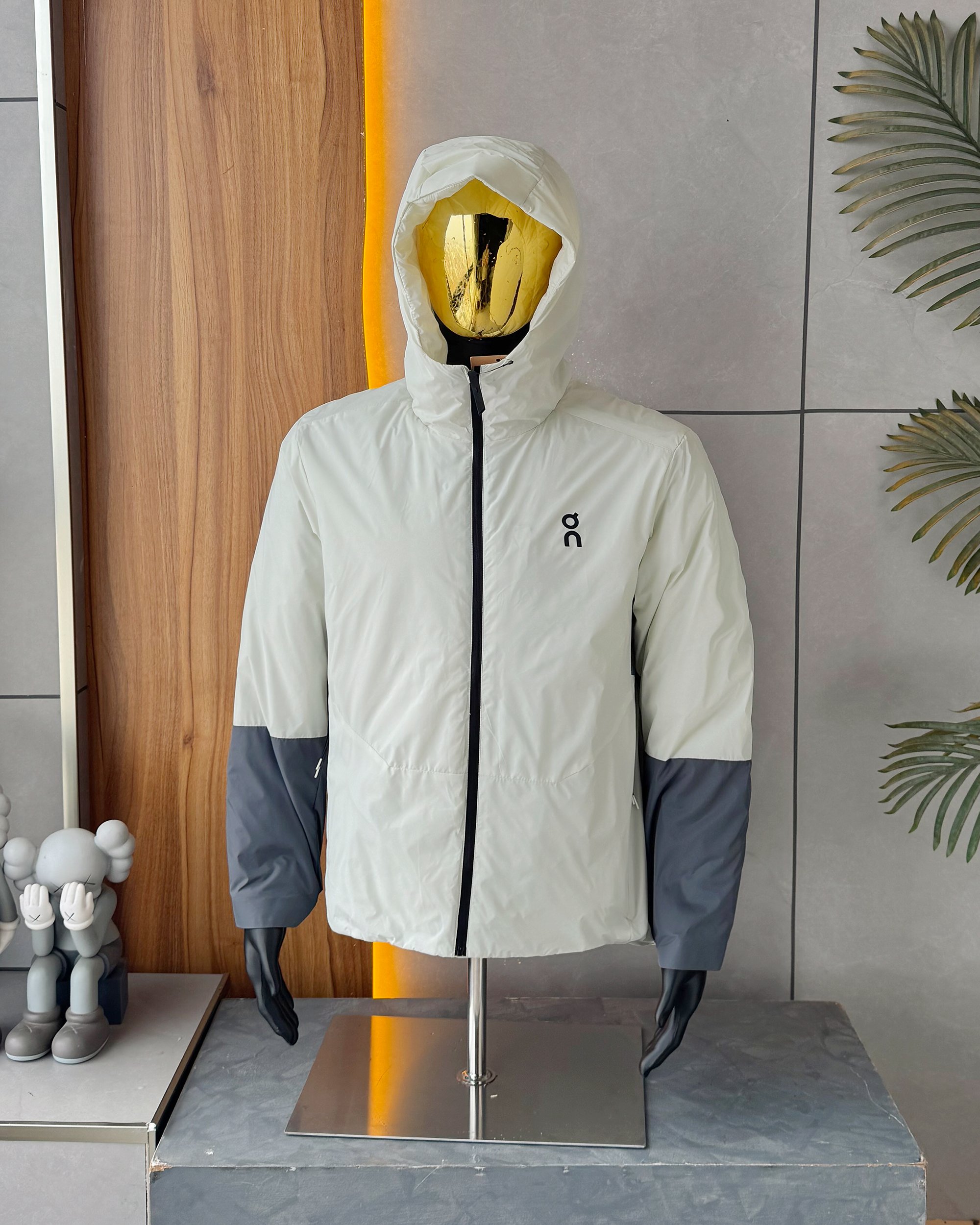 175💰On昂跑保暖棉服轻量户外 ,轻盈质感的设计理念,官网在售2290+,保暖层采用一片式薄棉 ,轻量不闷热 ,外层网格30D防水涂层 冬季防风的同时也可以应急防雨
细节讲解 ,袖口处配有3公分压胶 防风半马蹄设计,袖子弯刀剪裁两处都带走10公分长条3D反光
帽子加宽5公分压胶充棉 ,立体有型 ,外两侧都是配备阴影拉链口袋 ,内里也带有便携内置口袋, 整个衣身全是袖口拼接设计 ,打破常规 ,既简约又带有特点 ,独家限量发售
户外休闲系列 ,女生男生同款 可配情侣装 。
颜色:黑色,日食白,天空蓝,灰色,幽雾绿
尺码:S-3XL
s可穿85斤左右 3x可穿190斤左右
S衣长69 胸围102肩宽44.8袖长60建议体重80-90斤左右
M衣长71胸围106肩宽46袖长61.5建议体重90-110斤左右
L衣长73胸围111肩宽47.5袖长63建议体重110-130斤左右
Xl衣长75胸围116肩宽49袖长64.5建议体重130-150斤左右
2x衣长77胸围121肩宽50.5袖长65.5建议体重150-170斤左右
3x衣长78胸围126肩宽52袖长66.5建议体重170-190斤左右