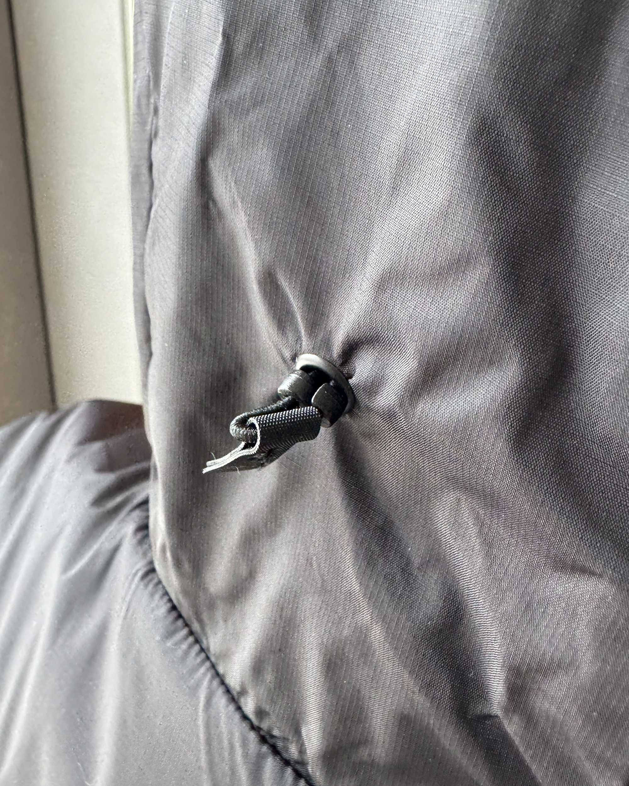 175💰On昂跑保暖棉服轻量户外 ,轻盈质感的设计理念,官网在售2290+,保暖层采用一片式薄棉 ,轻量不闷热 ,外层网格30D防水涂层 冬季防风的同时也可以应急防雨
细节讲解 ,袖口处配有3公分压胶 防风半马蹄设计,袖子弯刀剪裁两处都带走10公分长条3D反光
帽子加宽5公分压胶充棉 ,立体有型 ,外两侧都是配备阴影拉链口袋 ,内里也带有便携内置口袋, 整个衣身全是袖口拼接设计 ,打破常规 ,既简约又带有特点 ,独家限量发售
户外休闲系列 ,女生男生同款 可配情侣装 。
颜色:黑色,日食白,天空蓝,灰色,幽雾绿
尺码:S-3XL
s可穿85斤左右 3x可穿190斤左右
S衣长69 胸围102肩宽44.8袖长60建议体重80-90斤左右
M衣长71胸围106肩宽46袖长61.5建议体重90-110斤左右
L衣长73胸围111肩宽47.5袖长63建议体重110-130斤左右
Xl衣长75胸围116肩宽49袖长64.5建议体重130-150斤左右
2x衣长77胸围121肩宽50.5袖长65.5建议体重150-170斤左右
3x衣长78胸围126肩宽52袖长66.5建议体重170-190斤左右