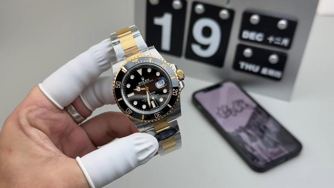 Rolex 间金黑水鬼