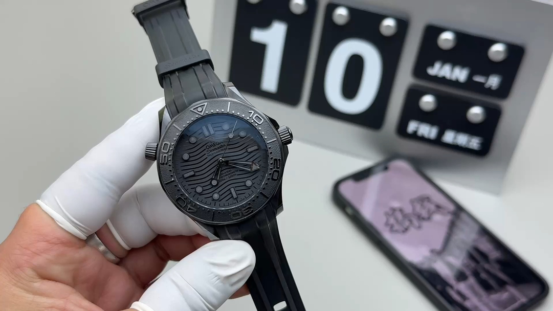 Omega 墨黑海马