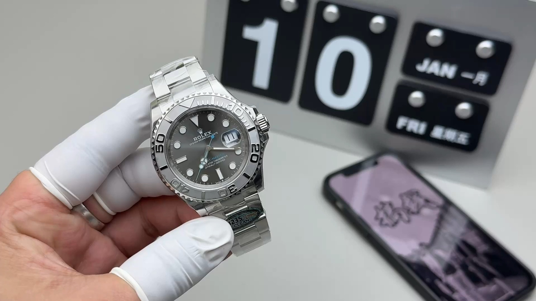 Rolex C 灰游艇3235机