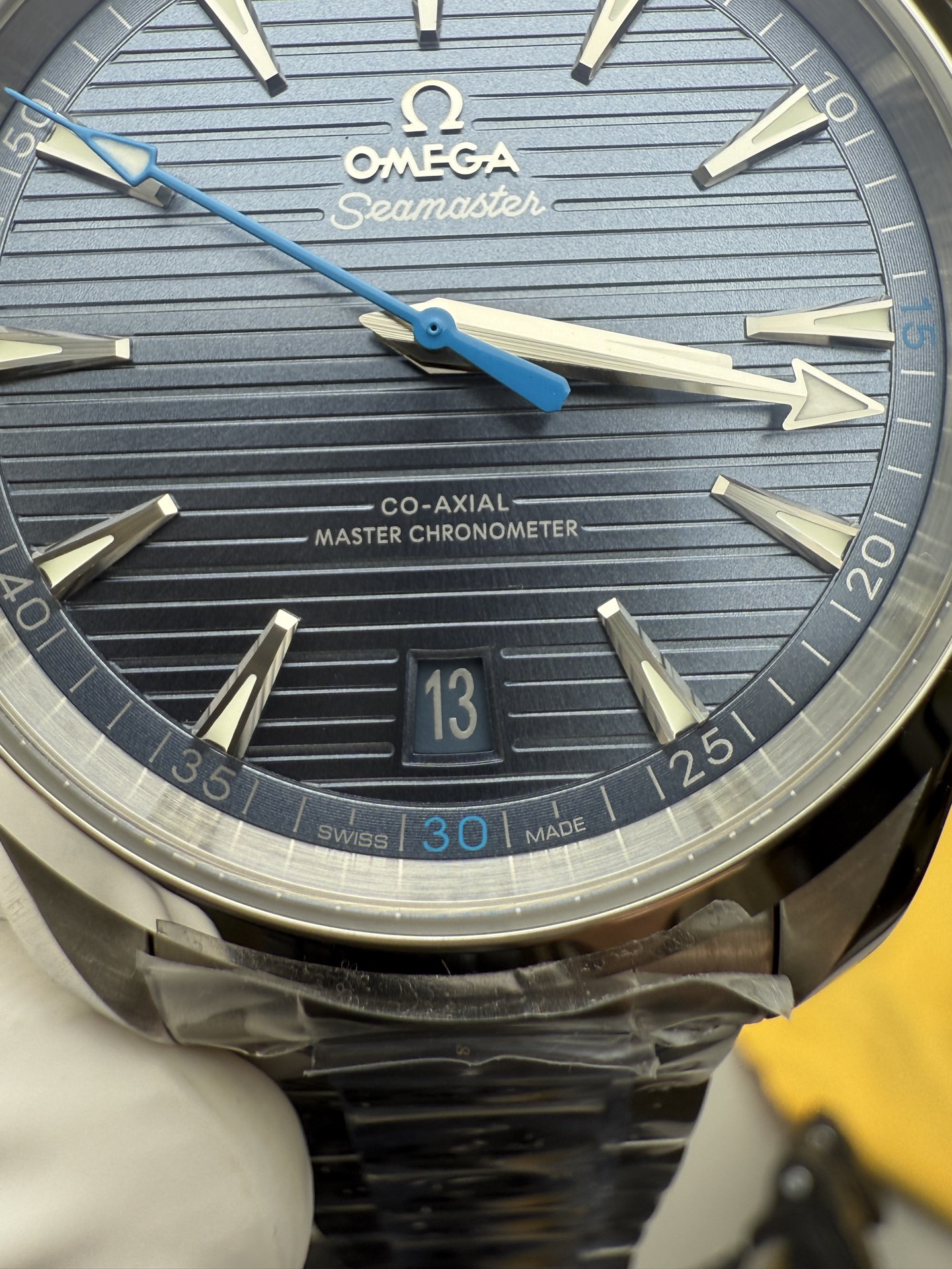 Omega 柚木海马300