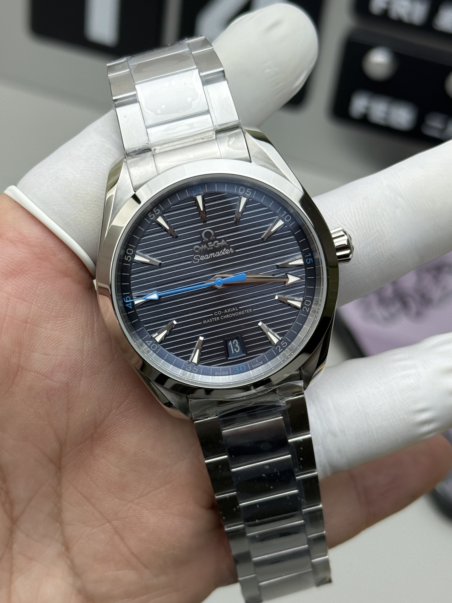 Omega 柚木海马300