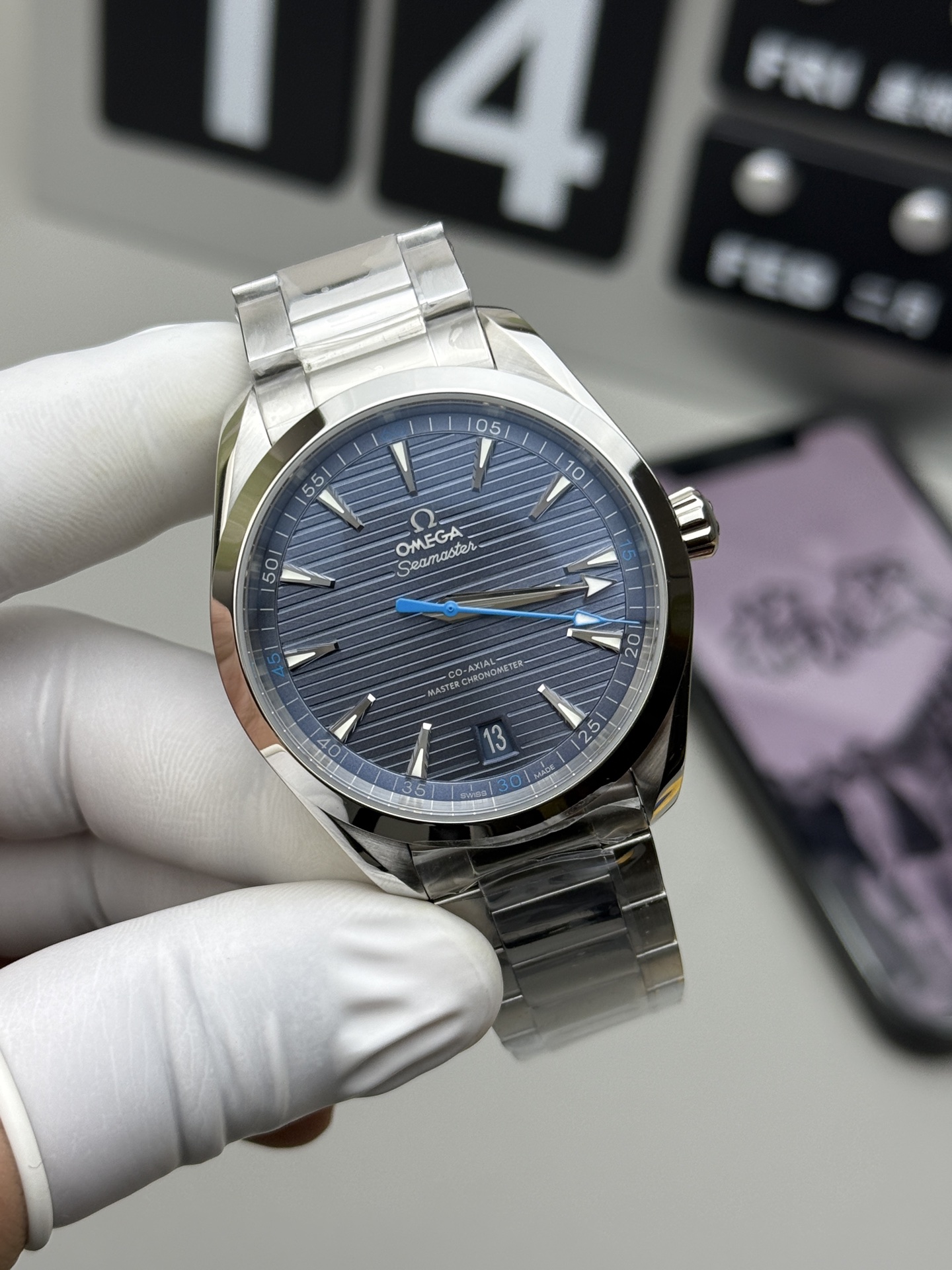 Omega 柚木海马300