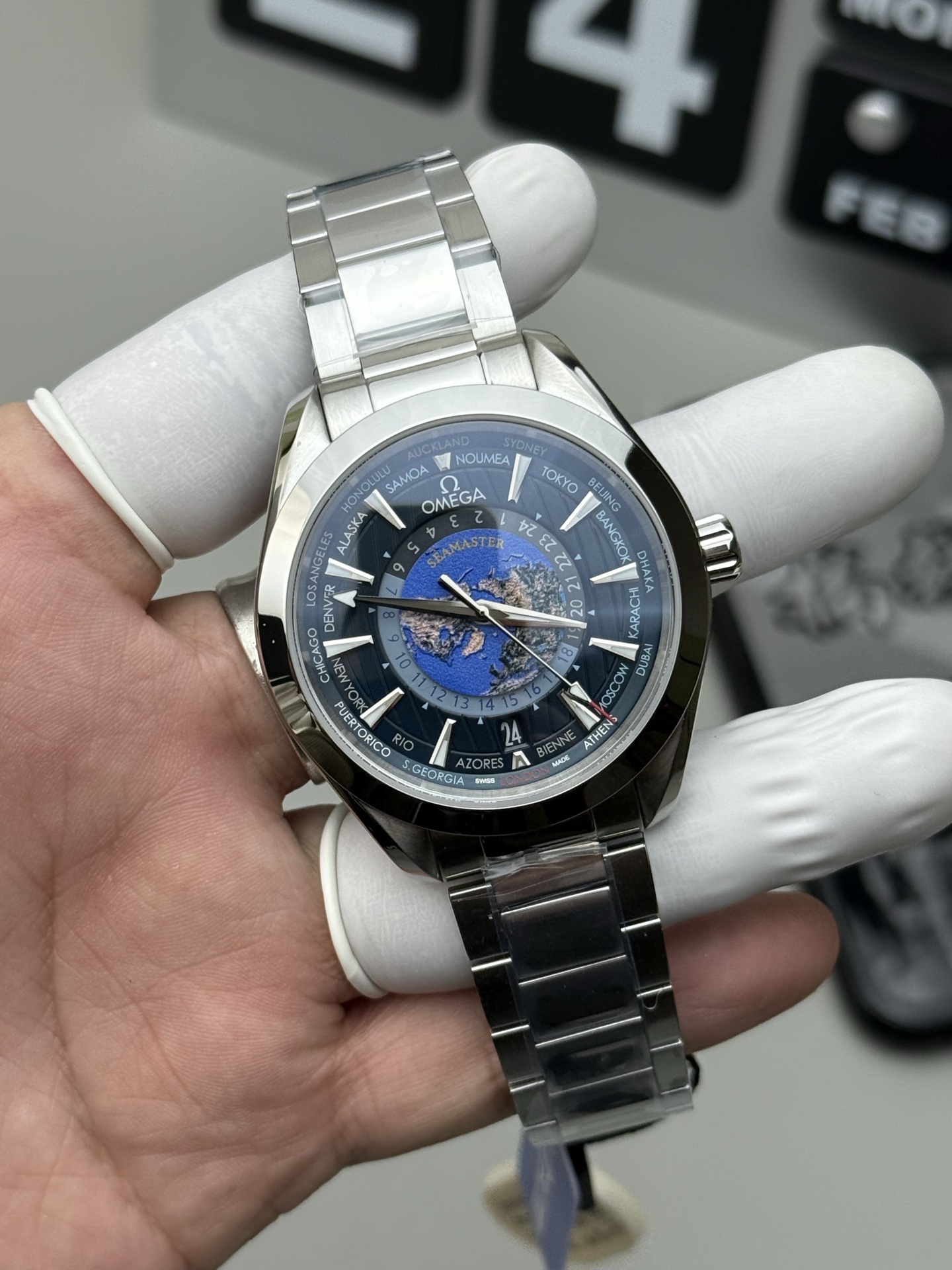 Unknown N1 世界时钢送胶