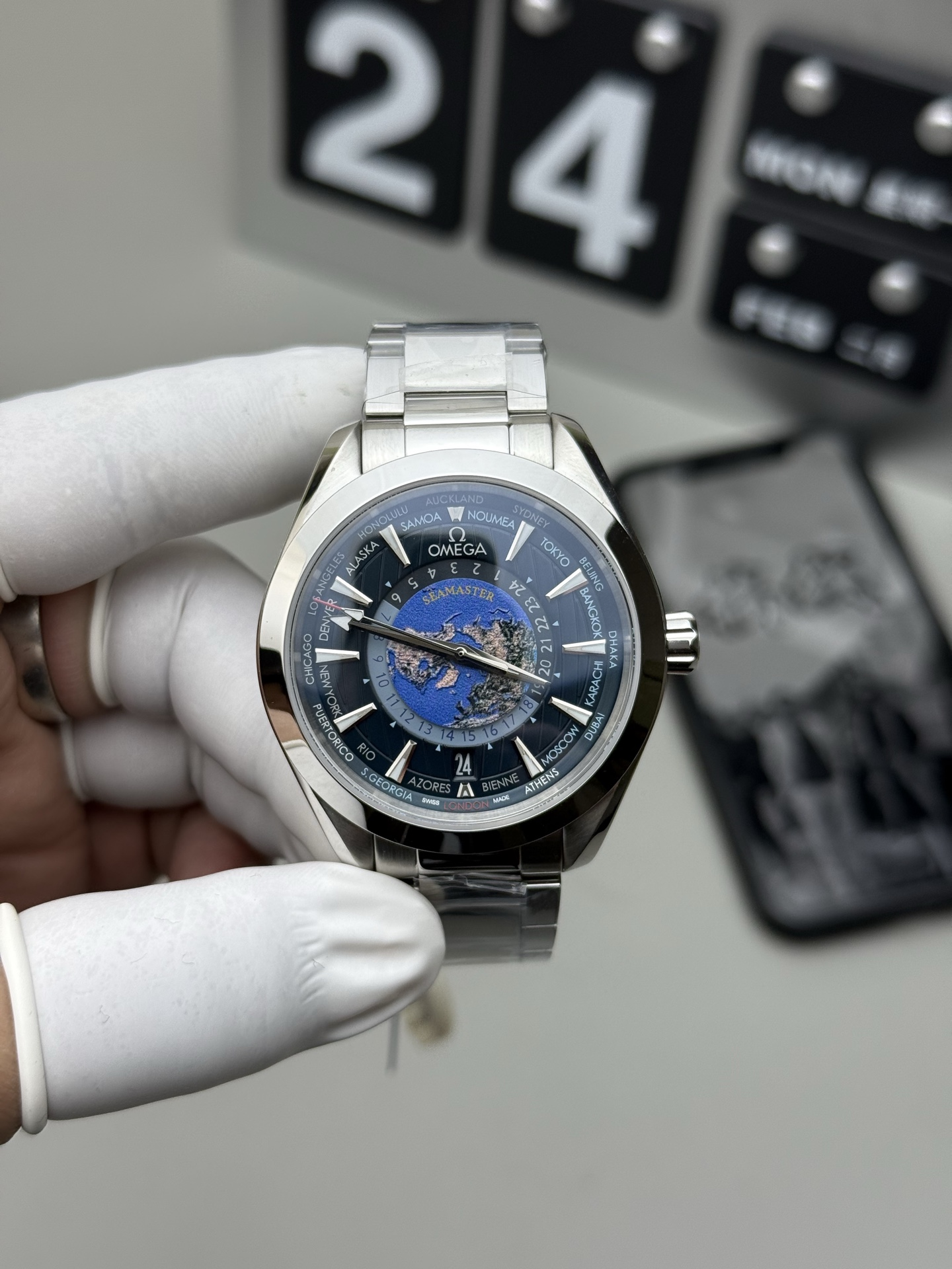 Unknown N1 世界时钢送胶