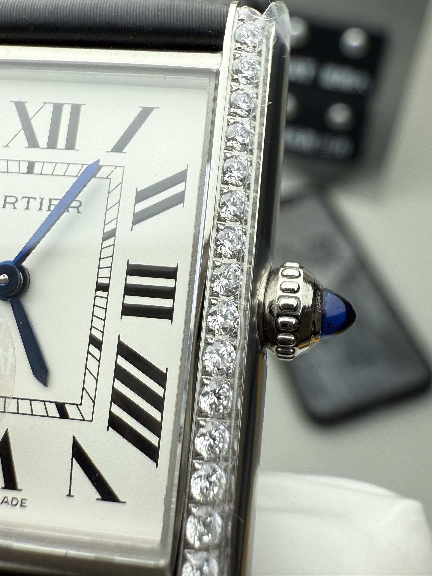 Cartier AF 钻圈坦克