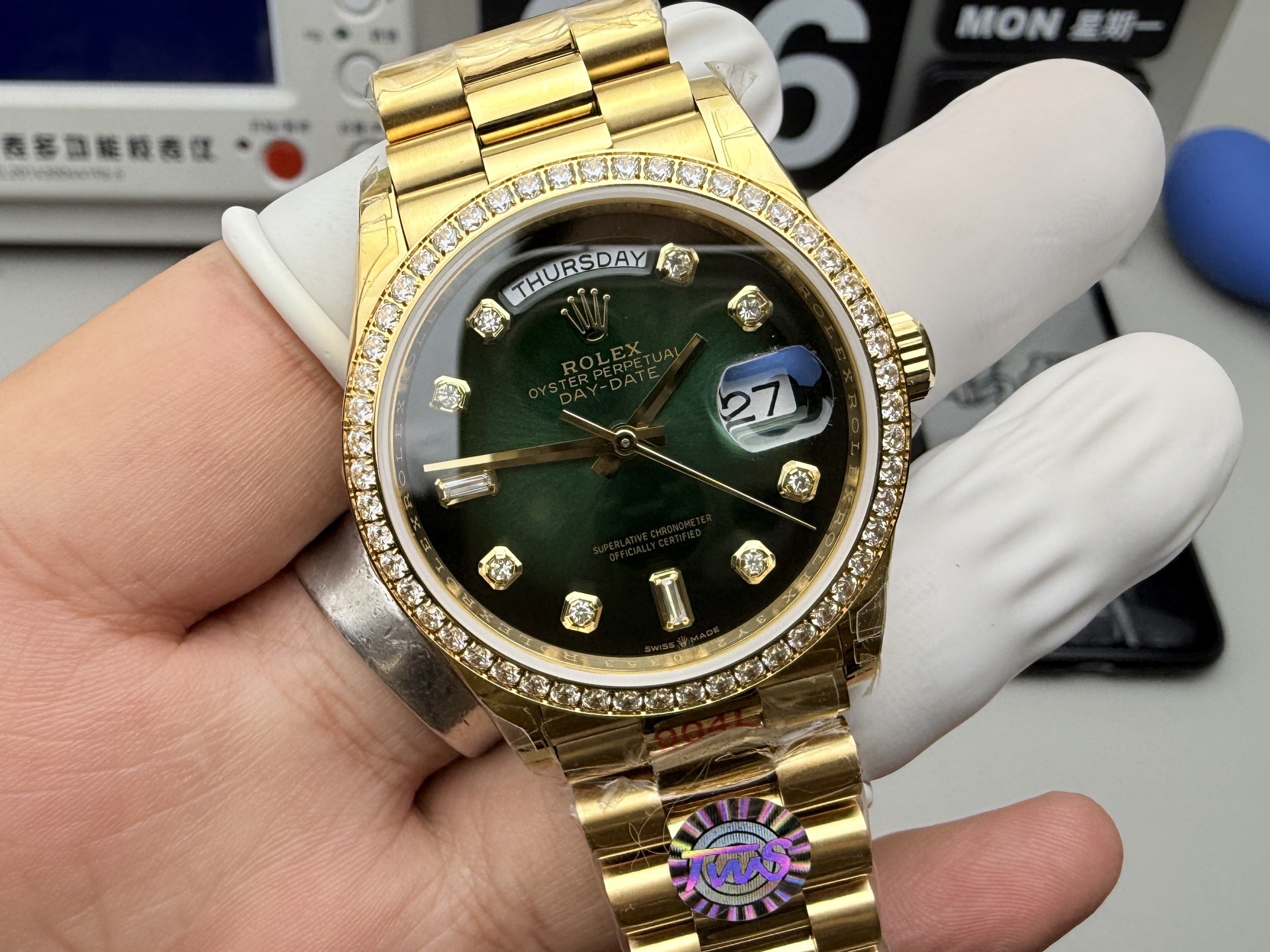 Unknown TWS 钻圈烟熏绿