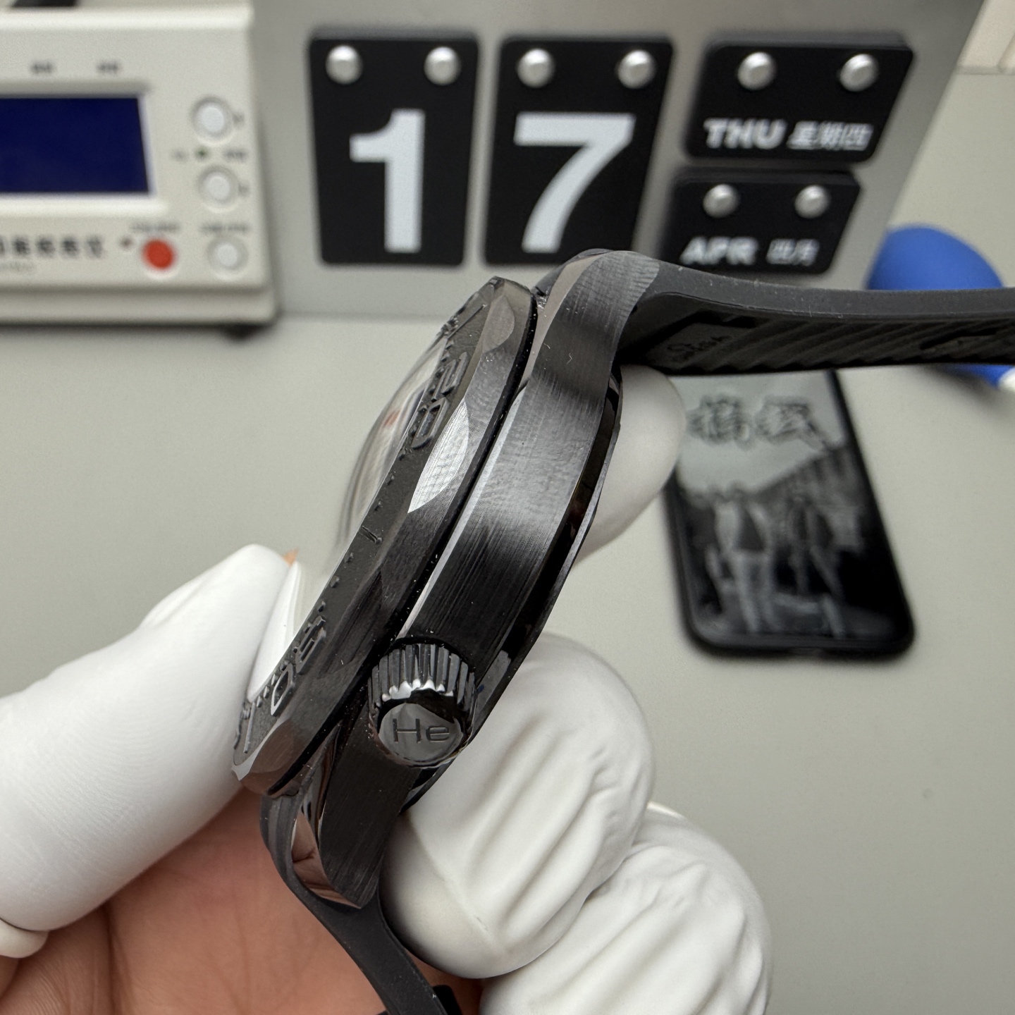 Omega T+墨黑海马
