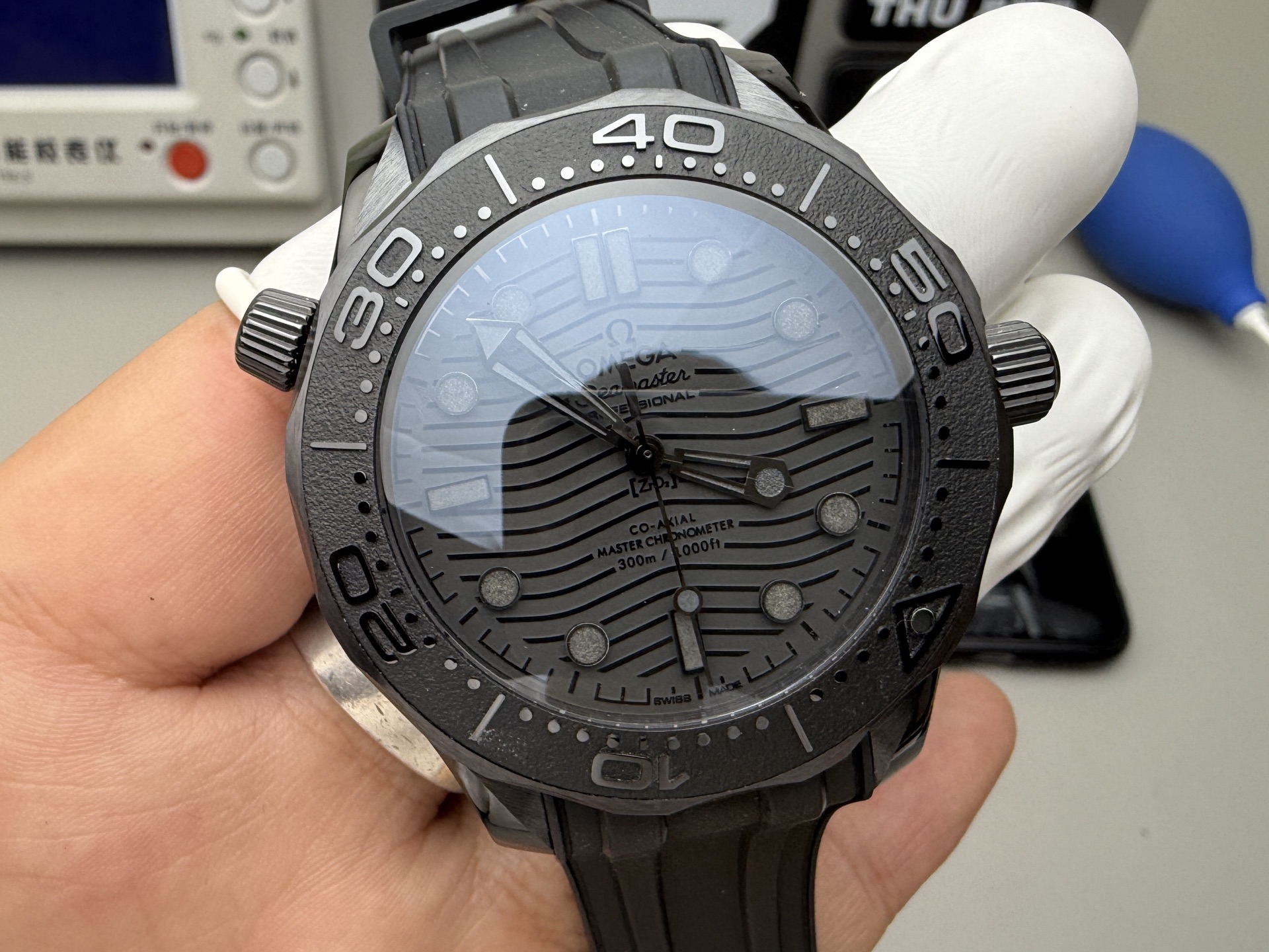 Omega T+墨黑海马
