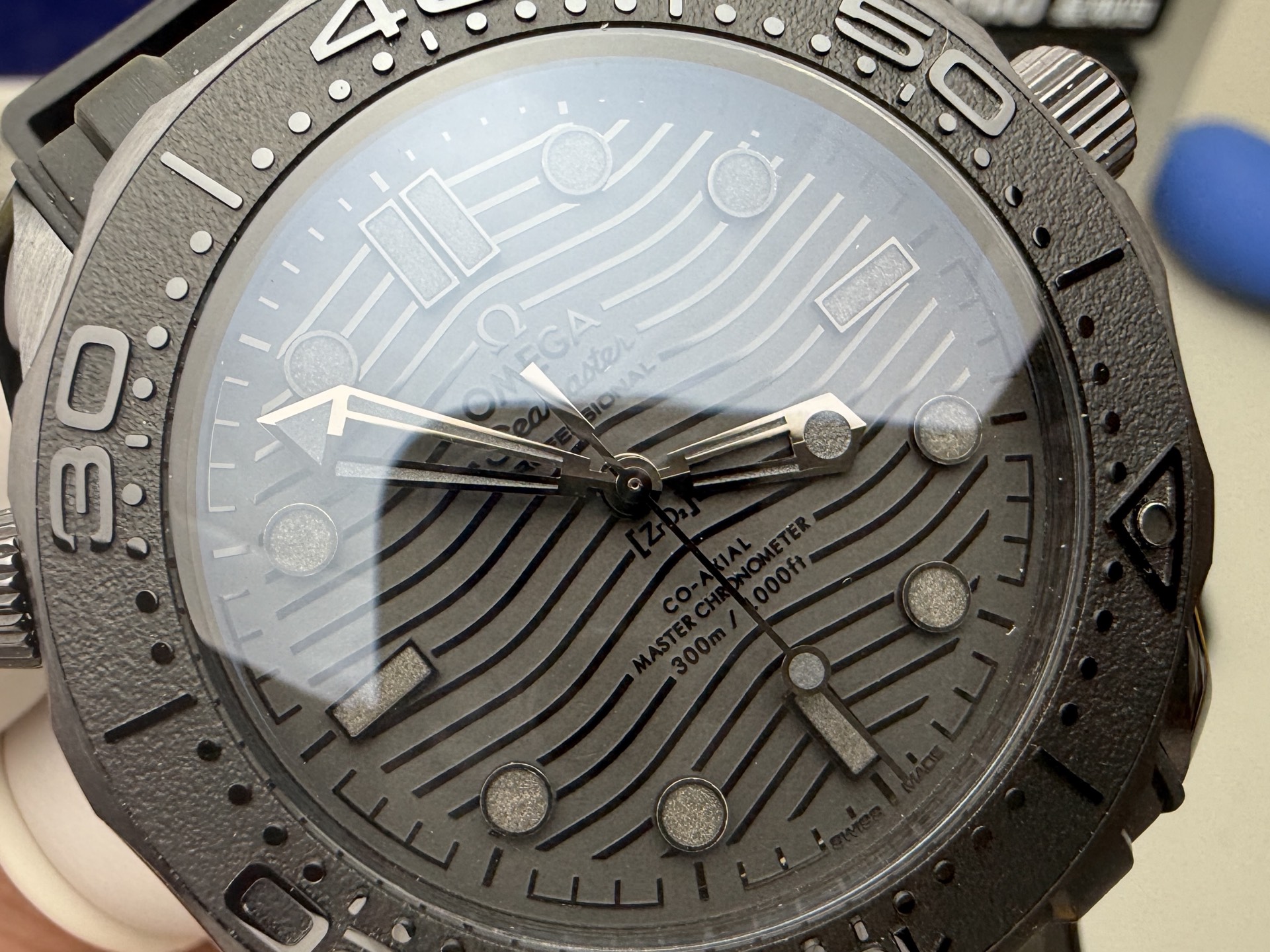 Omega T+墨黑海马