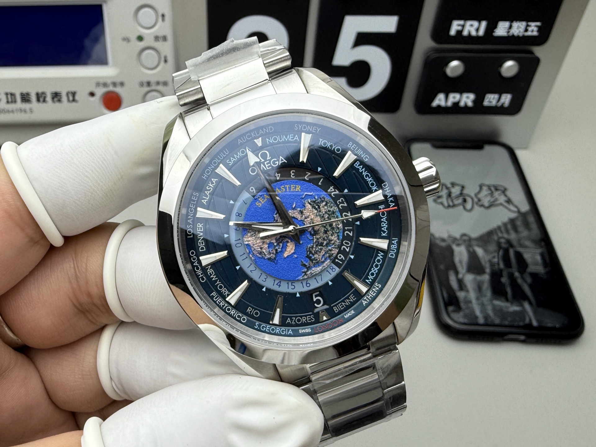 Unknown N1 世界时送胶带