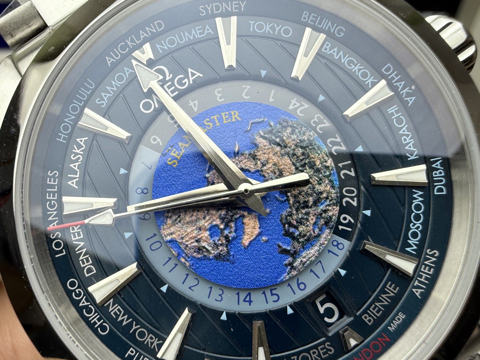 Unknown N1 世界时送胶带