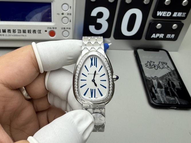 Bvlgari Serpenti Seduttori Women's Watch, Silver Dial, Diamond Bezel 1 Bvlgari Serpenti Seduttori Women's Watch, Silver Dial, Diamond Bezel