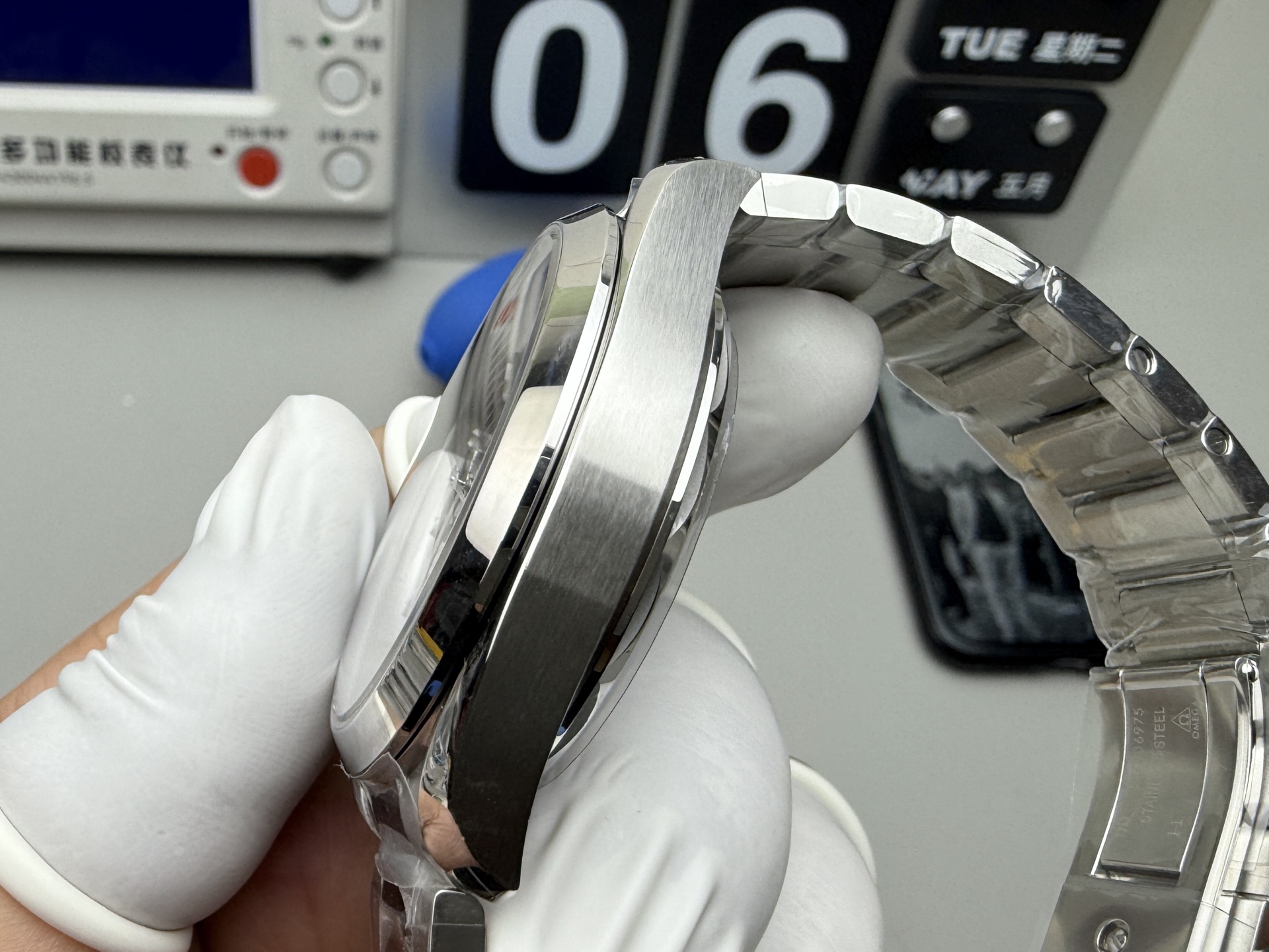 Omega 柚木蓝海马150 发货
