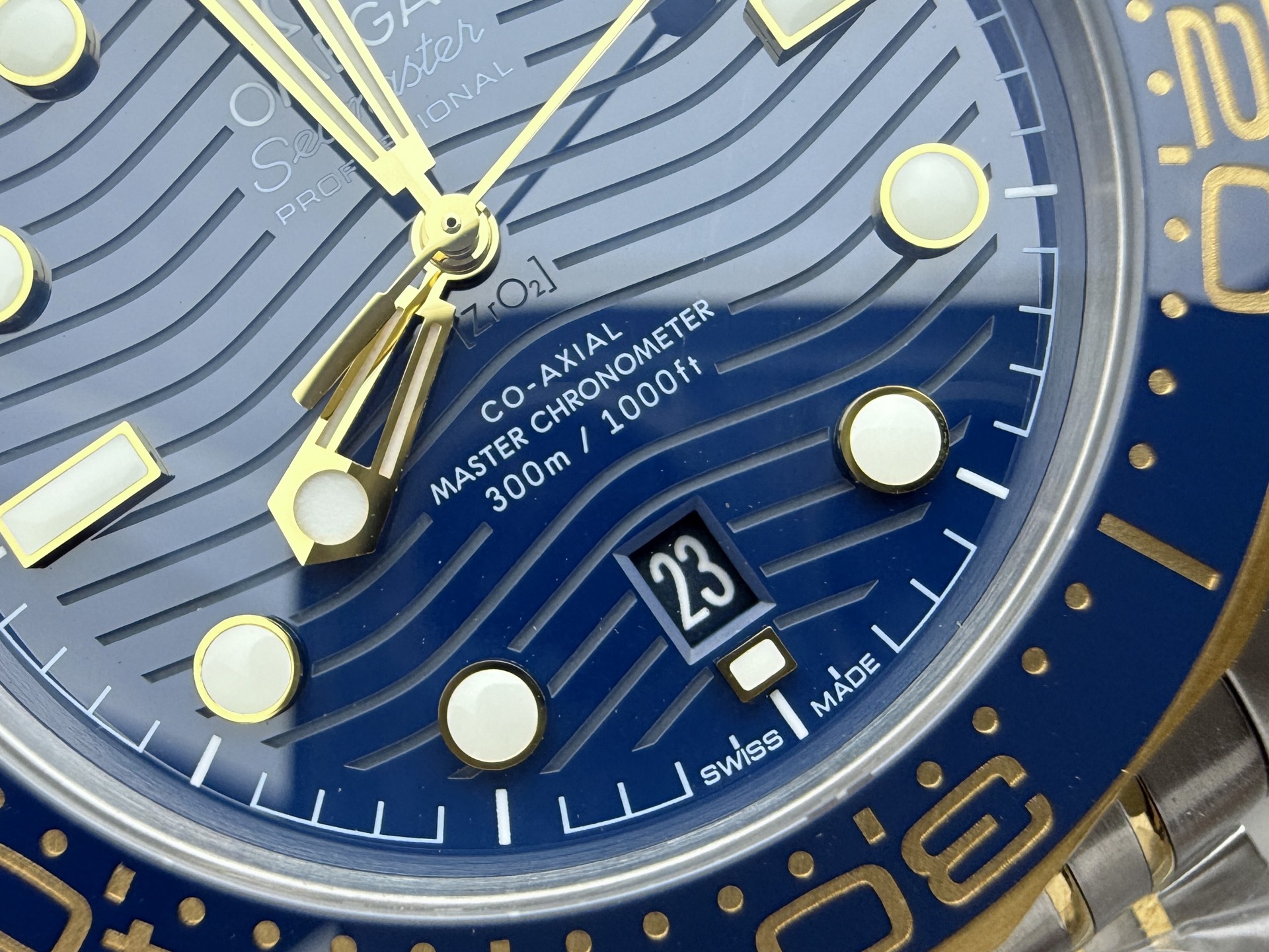 Omega 间金蓝海马