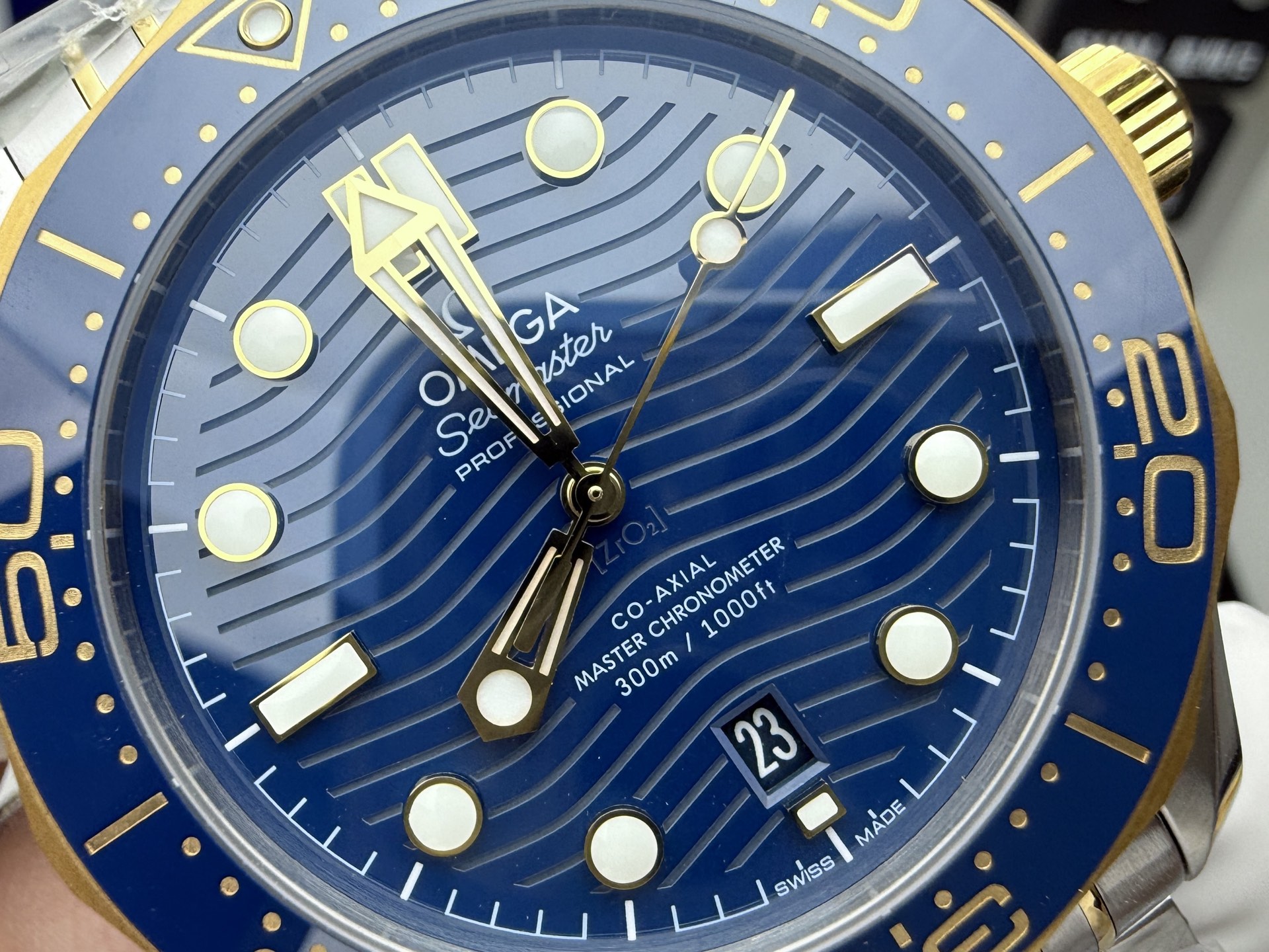 Omega 间金蓝海马
