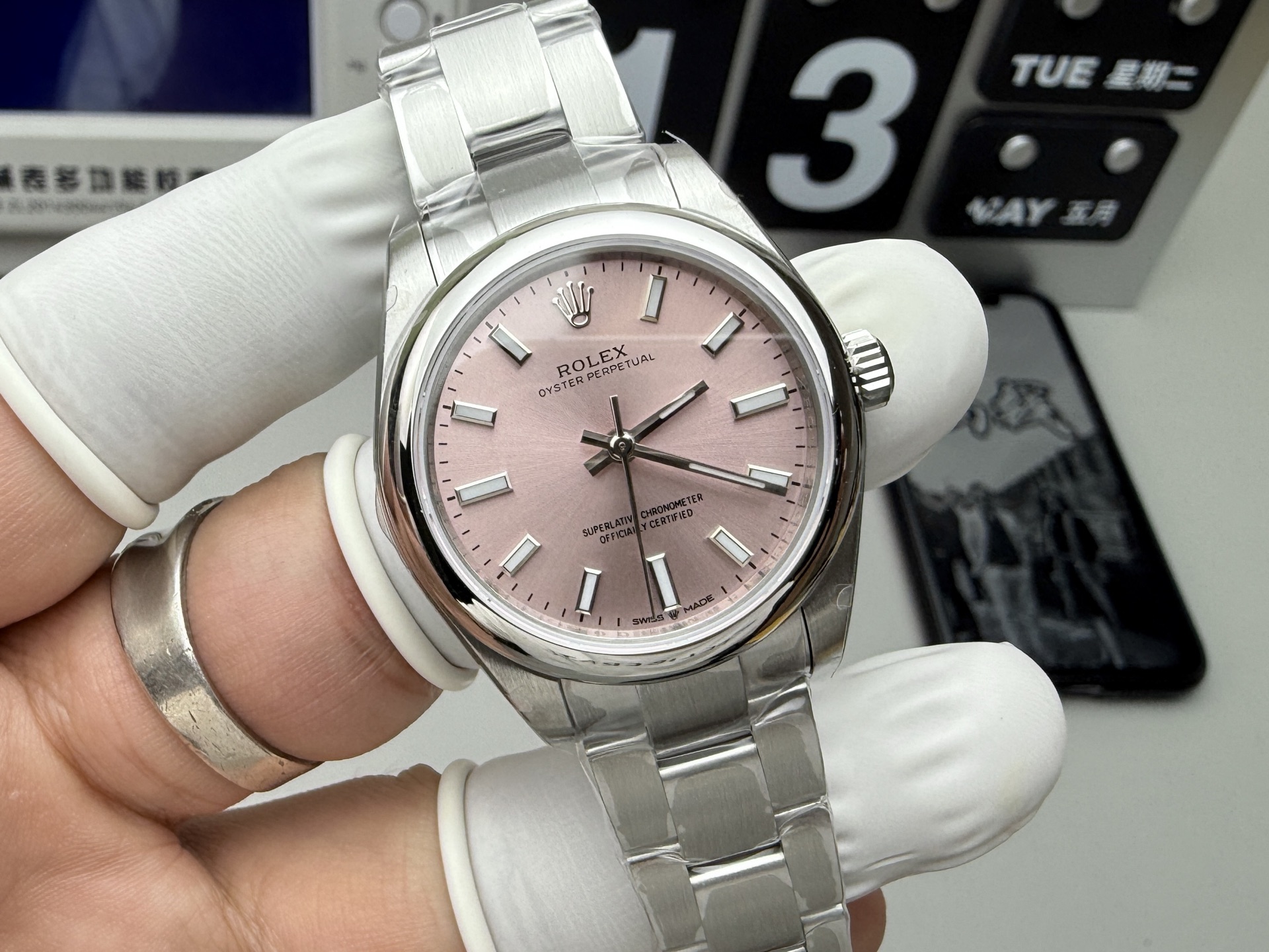 Rolex N+ 粉恒动 2232机芯
