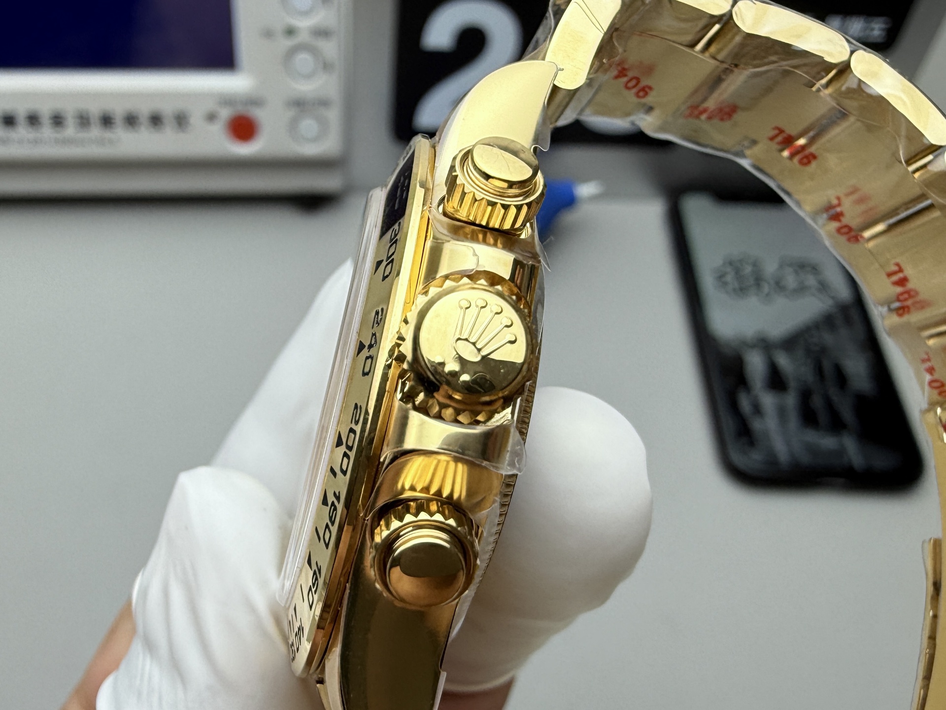 Rolex 绿金迪4130机芯