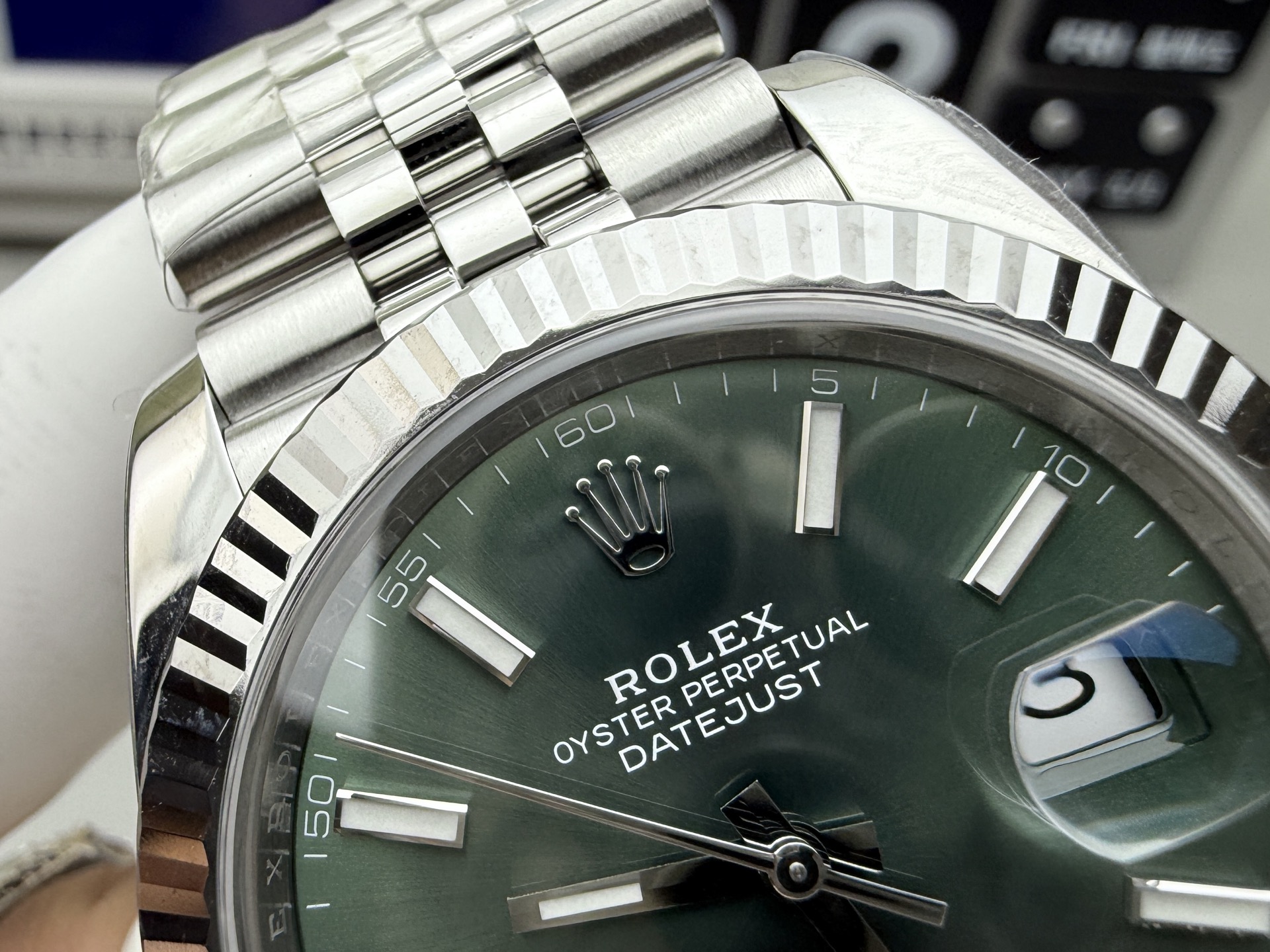 Rolex 薄荷绿日志3235机芯