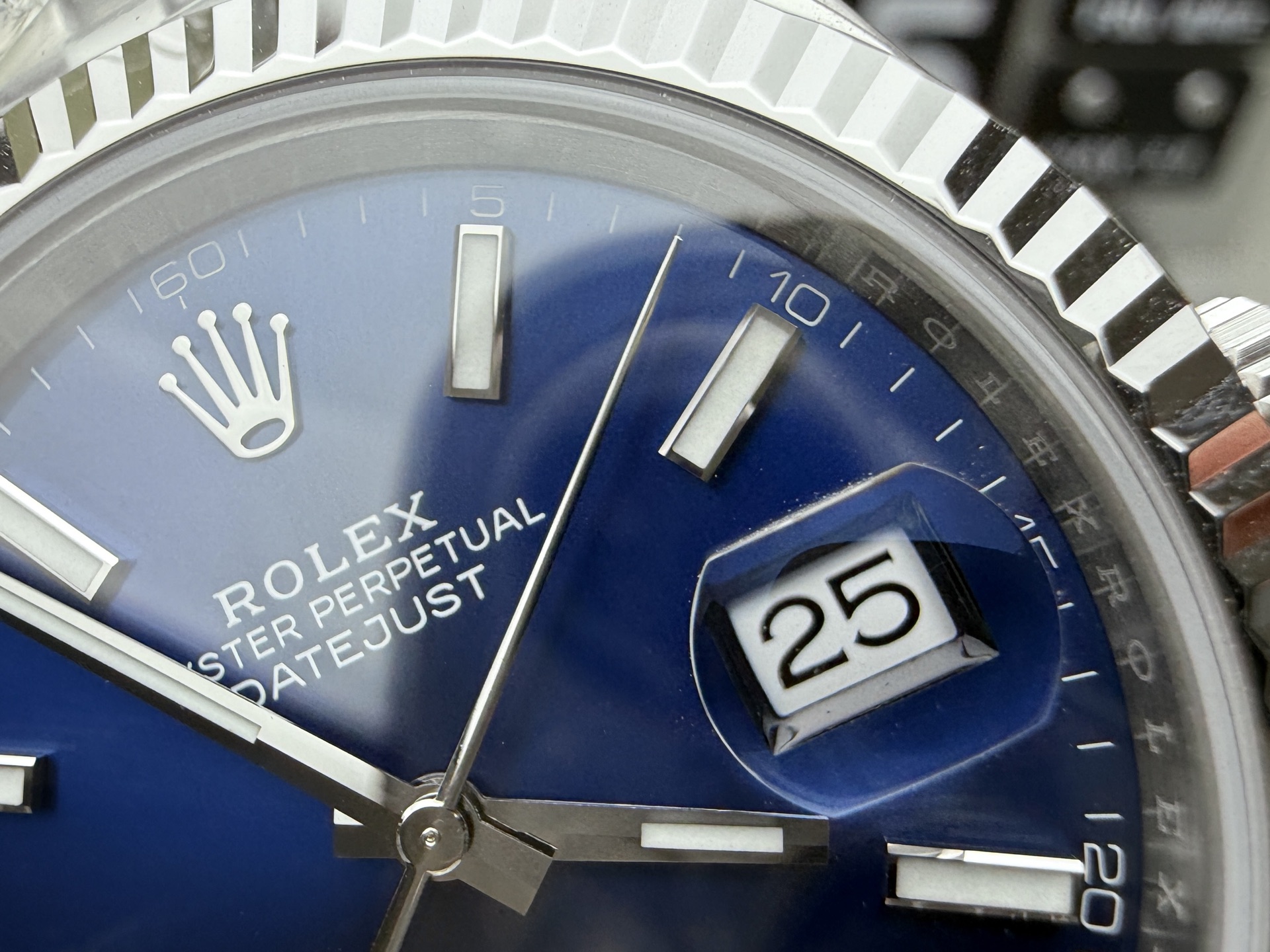 Rolex 蓝面条钉日志