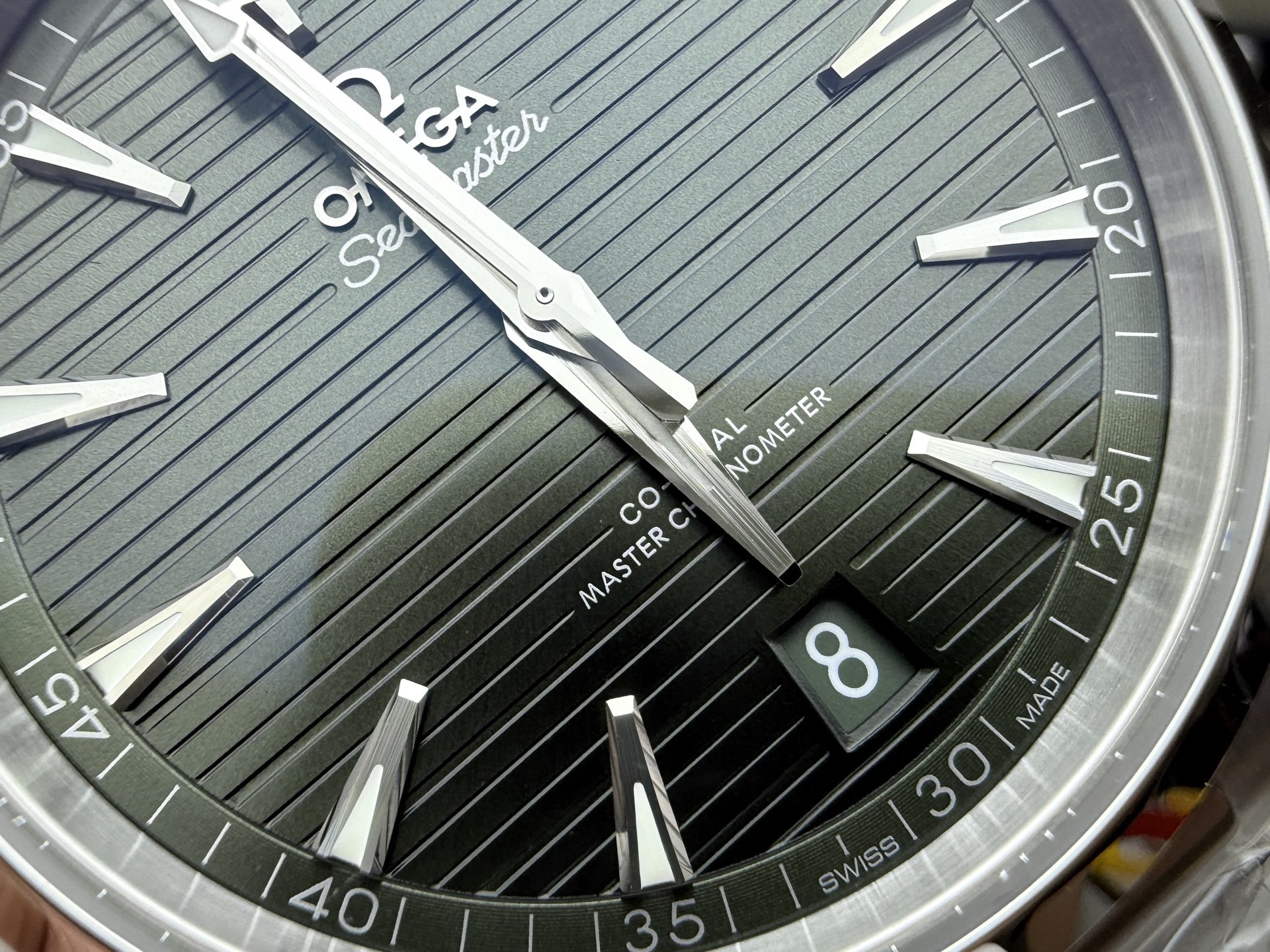 Omega 柚木绿海马150