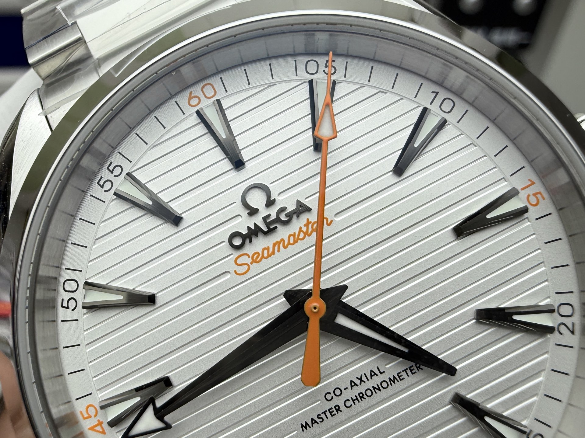 Omega 海马柚木橙
