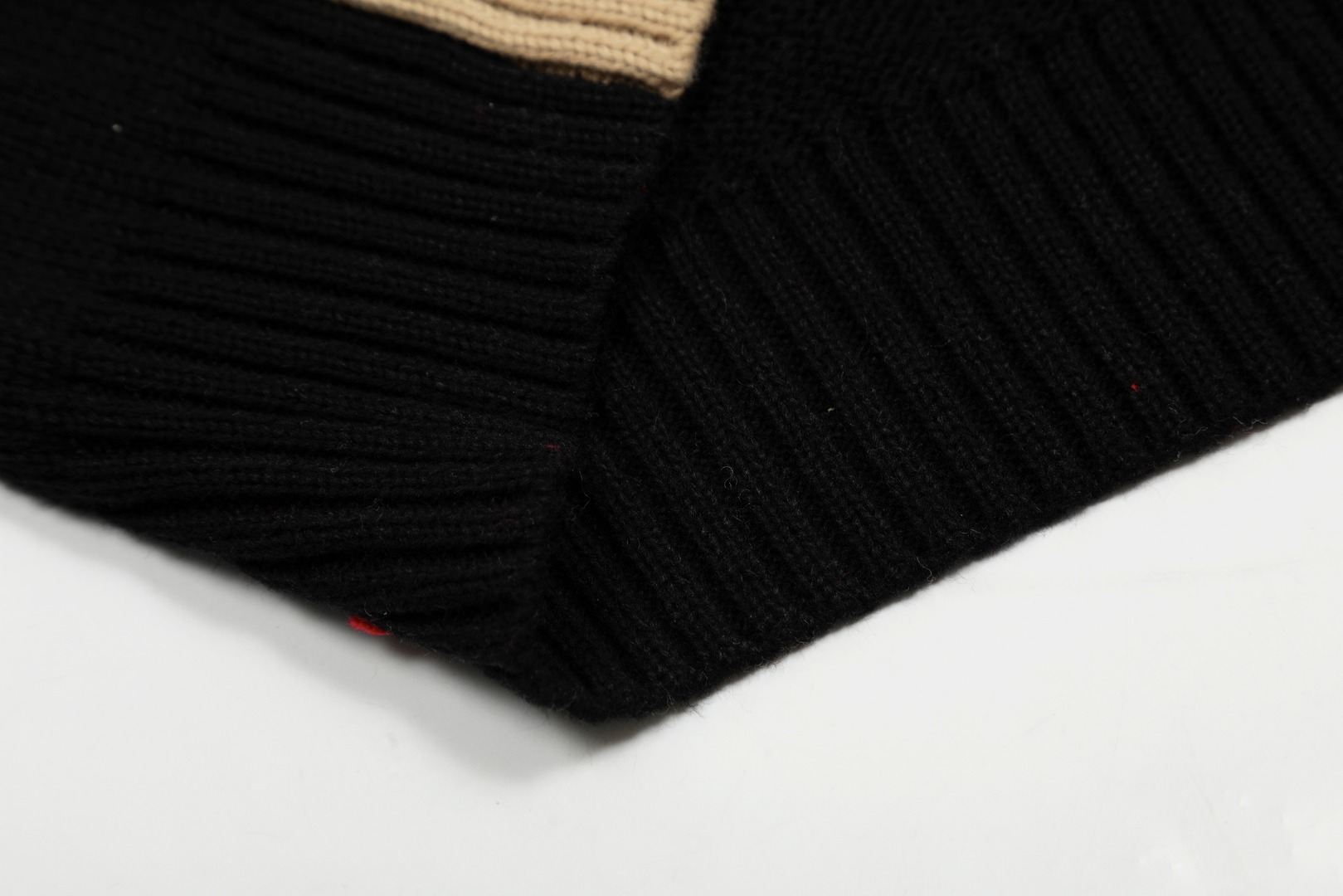 RS Vivi140: Luxurious Wool Fall/Winter Collection with Custom Laser Buttons - 图片 8
