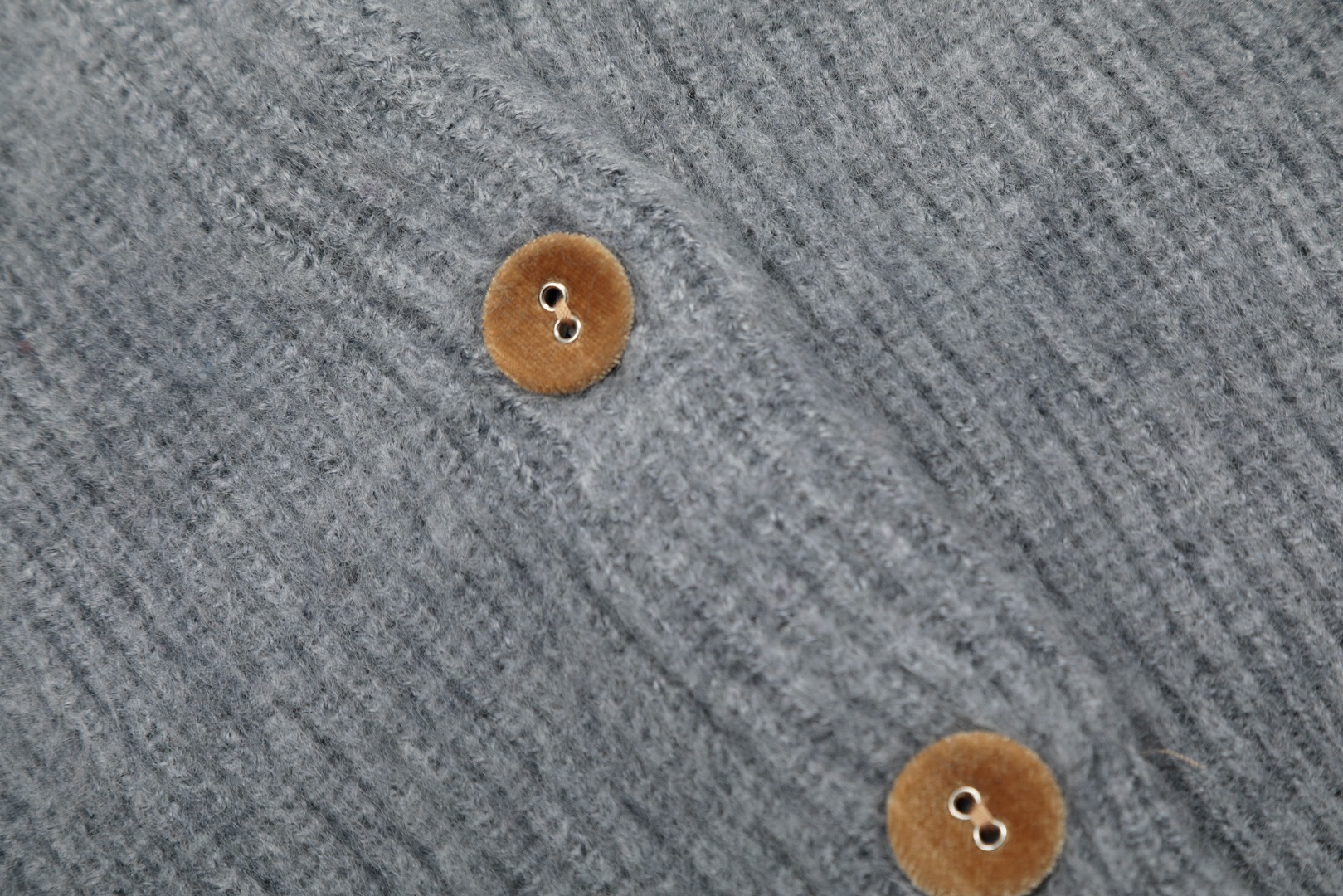 Spring 25th Collection: Top Quality Wool Embroidery Design Sweater in Three Colors - 图片 5