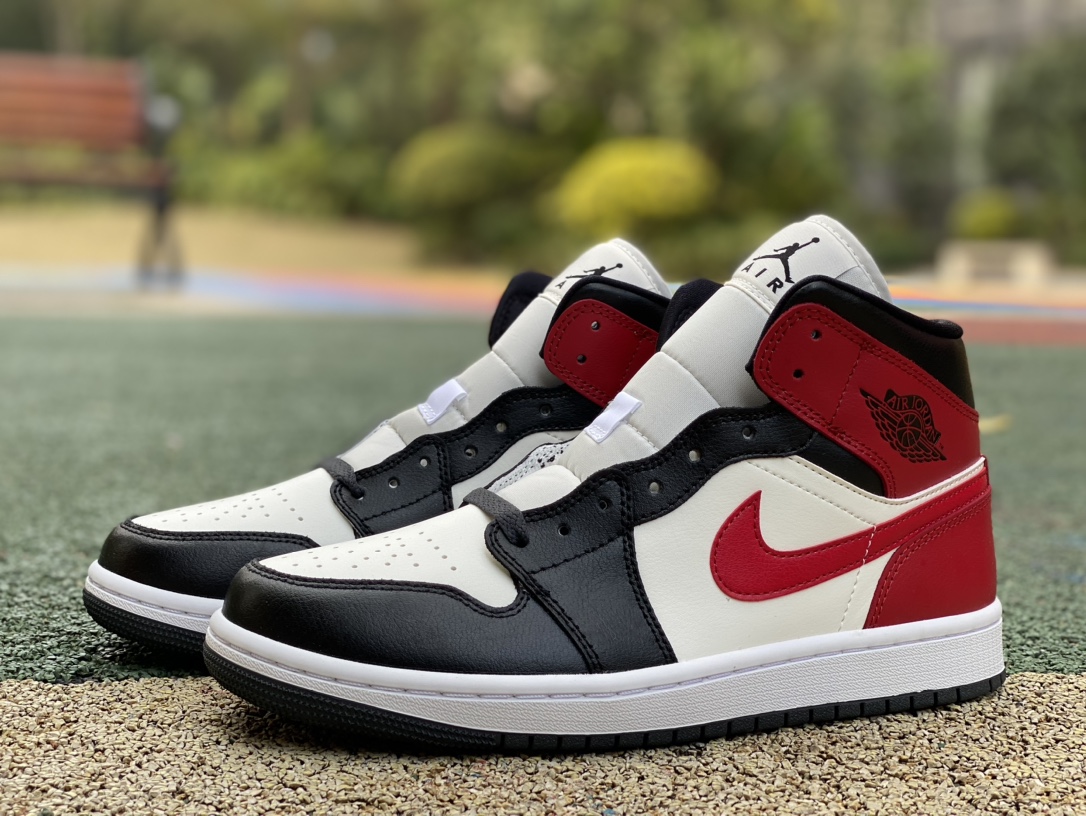 aj1Mid黑白红尺码35.5-46纯原版️AirJordan1MidAJ1黑红色中帮复古篮球鞋BQ64