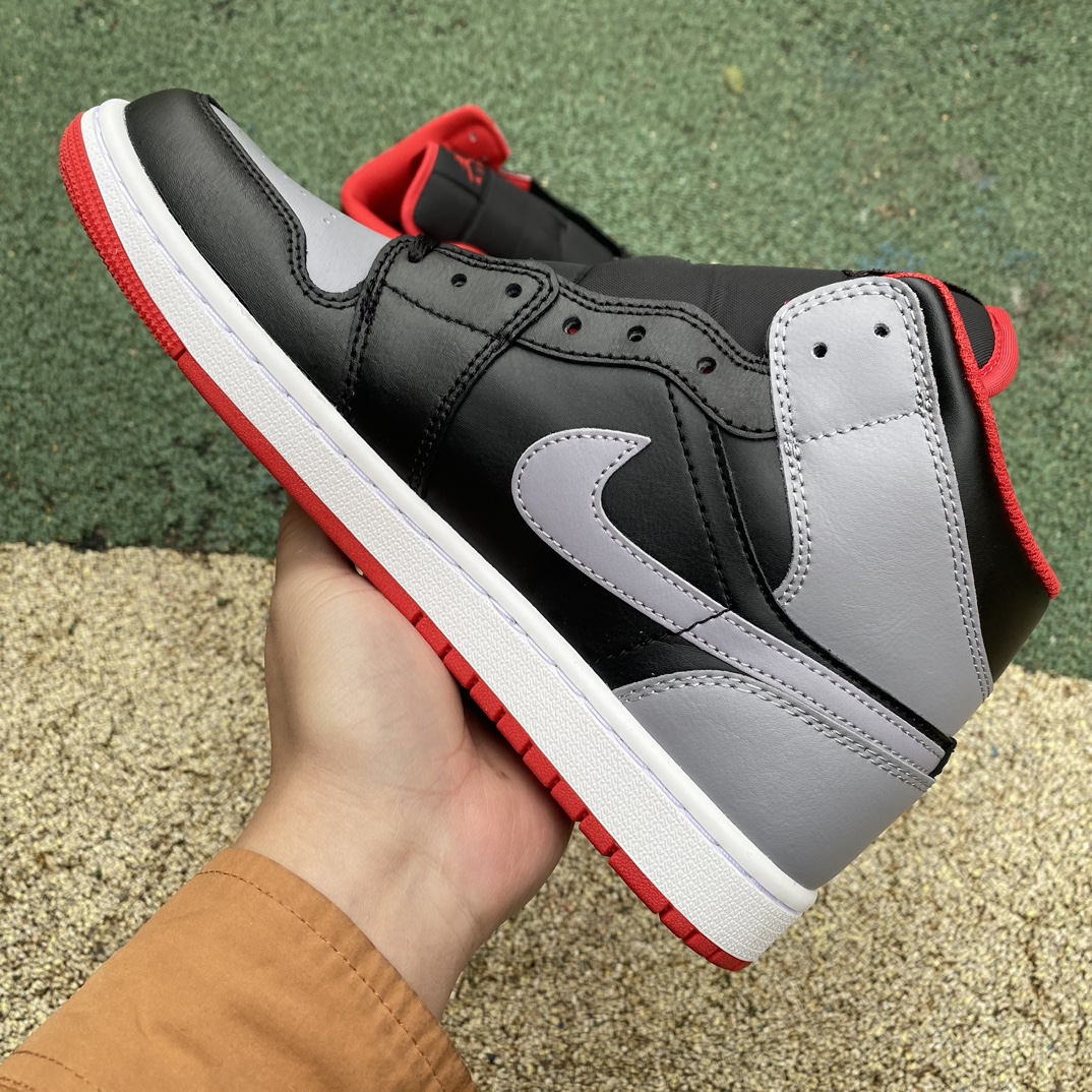 aj1Mid黑灰红尺码40-46纯原版️AirJordan1MidAJ1灰黑色中帮复古篮球鞋DQ8426