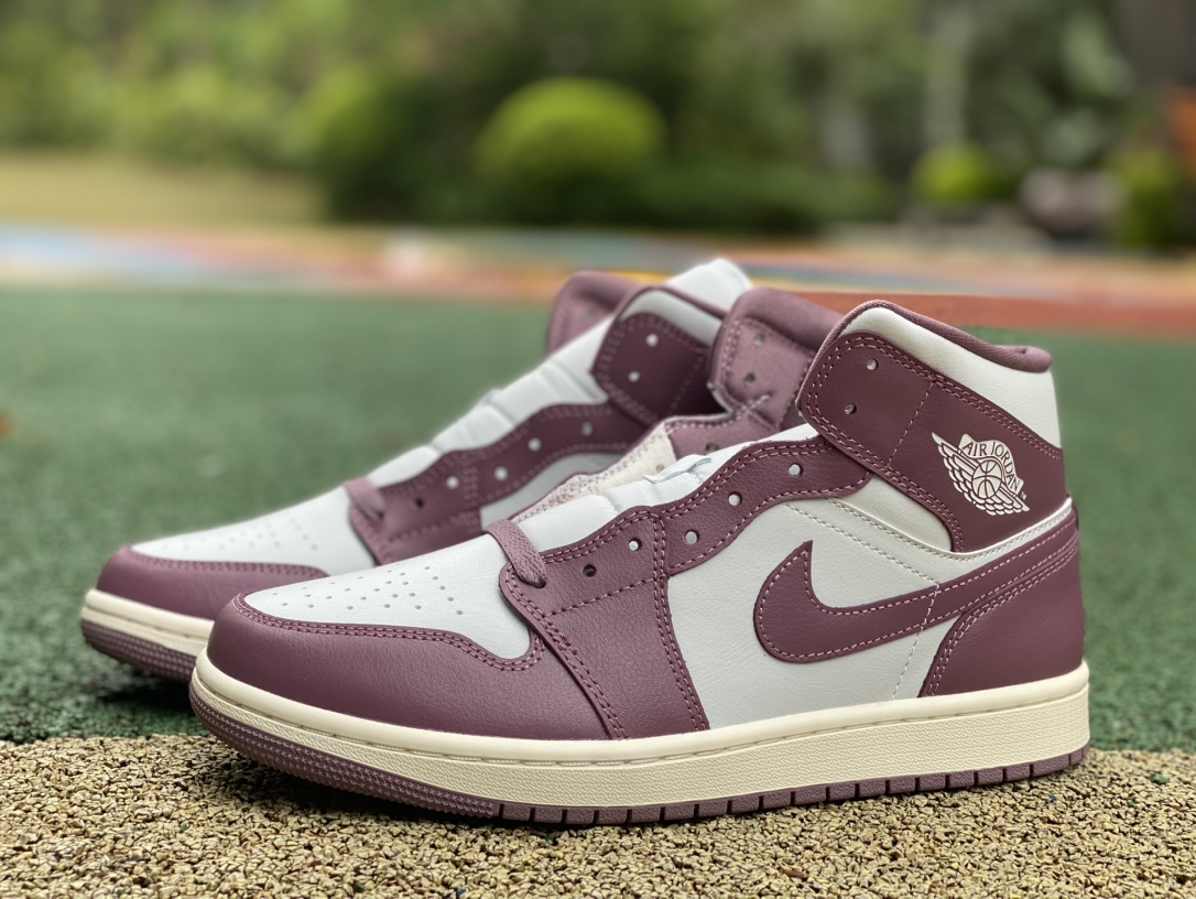 aj1Mid白紫红尺码35.5-46AIRJORDAN1MIDAJ1白紫红色男女中帮复古篮球鞋BQ647