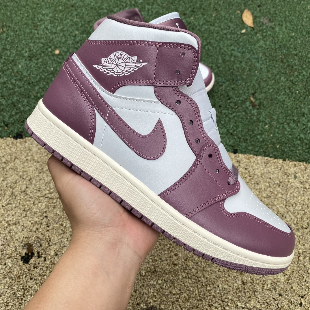 aj1Mid白紫红尺码35.5-46AIRJORDAN1MIDAJ1白紫红色男女中帮复古篮球鞋BQ647