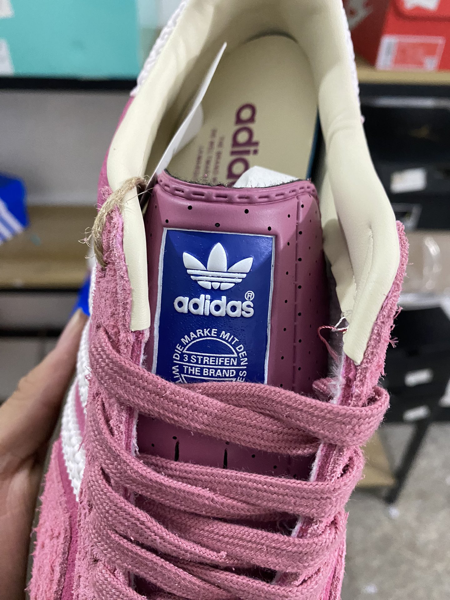 MiniCost Shoe 6