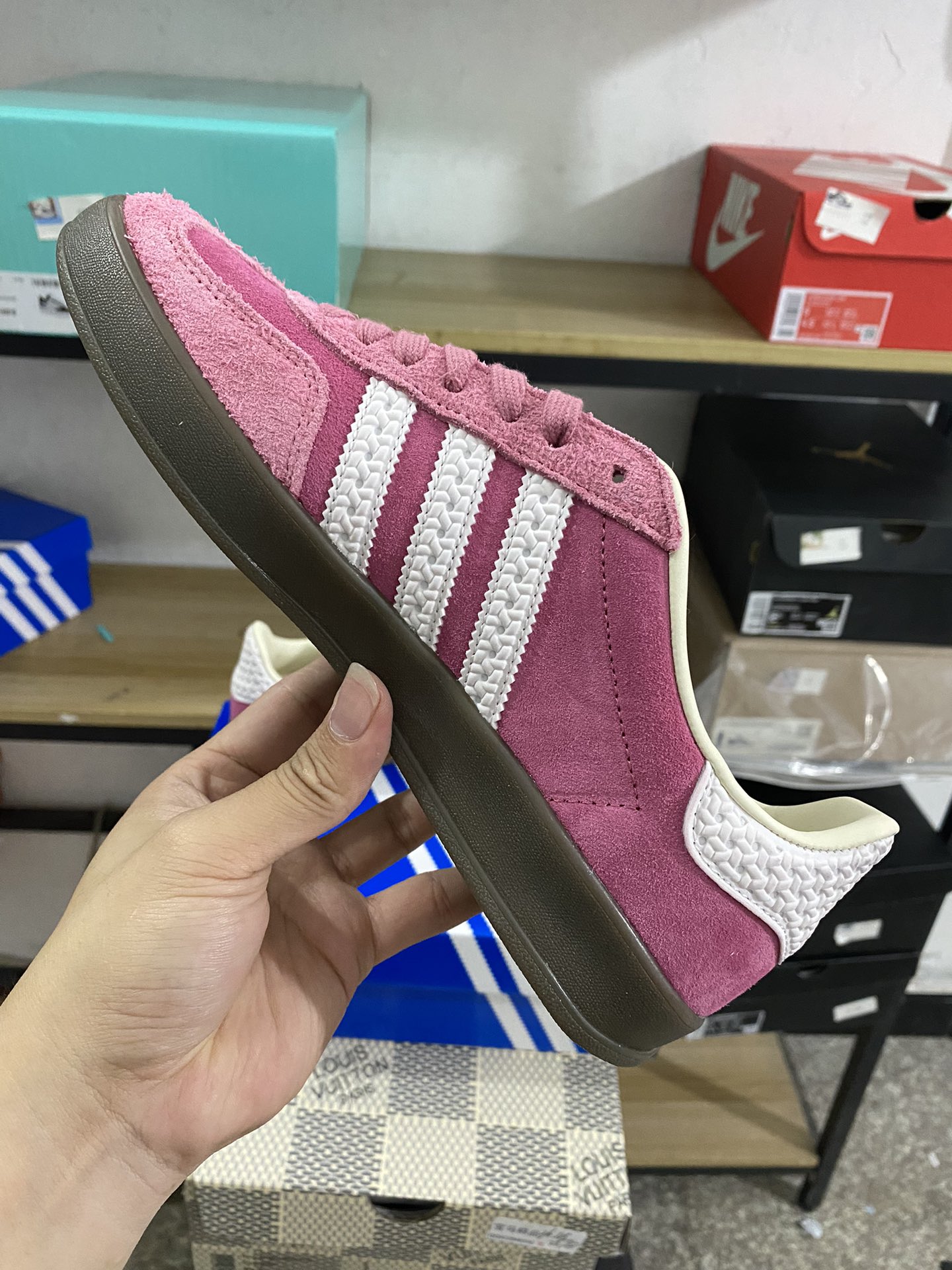 MiniCost Shoe 4