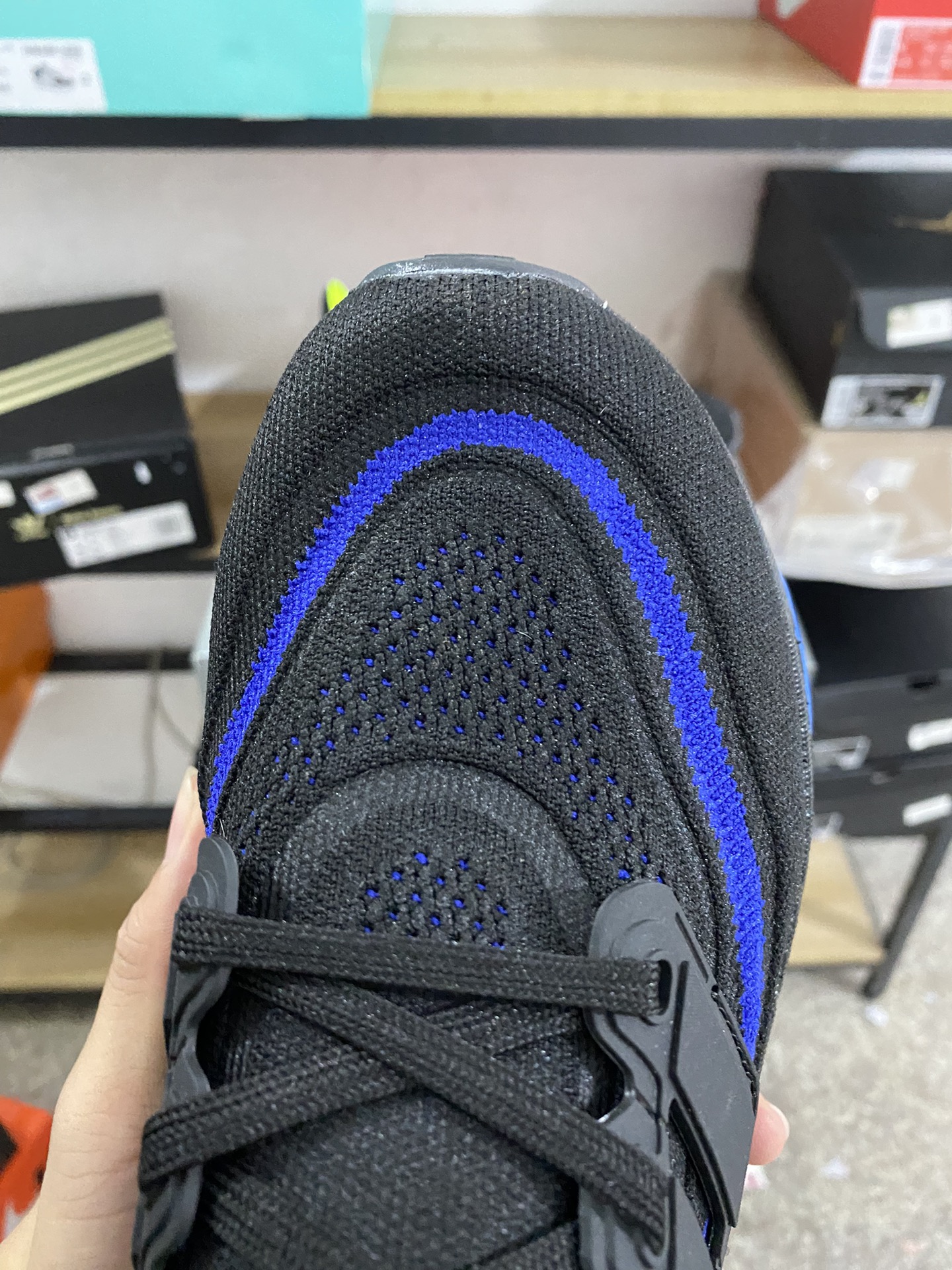 MiniCost Shoe 7