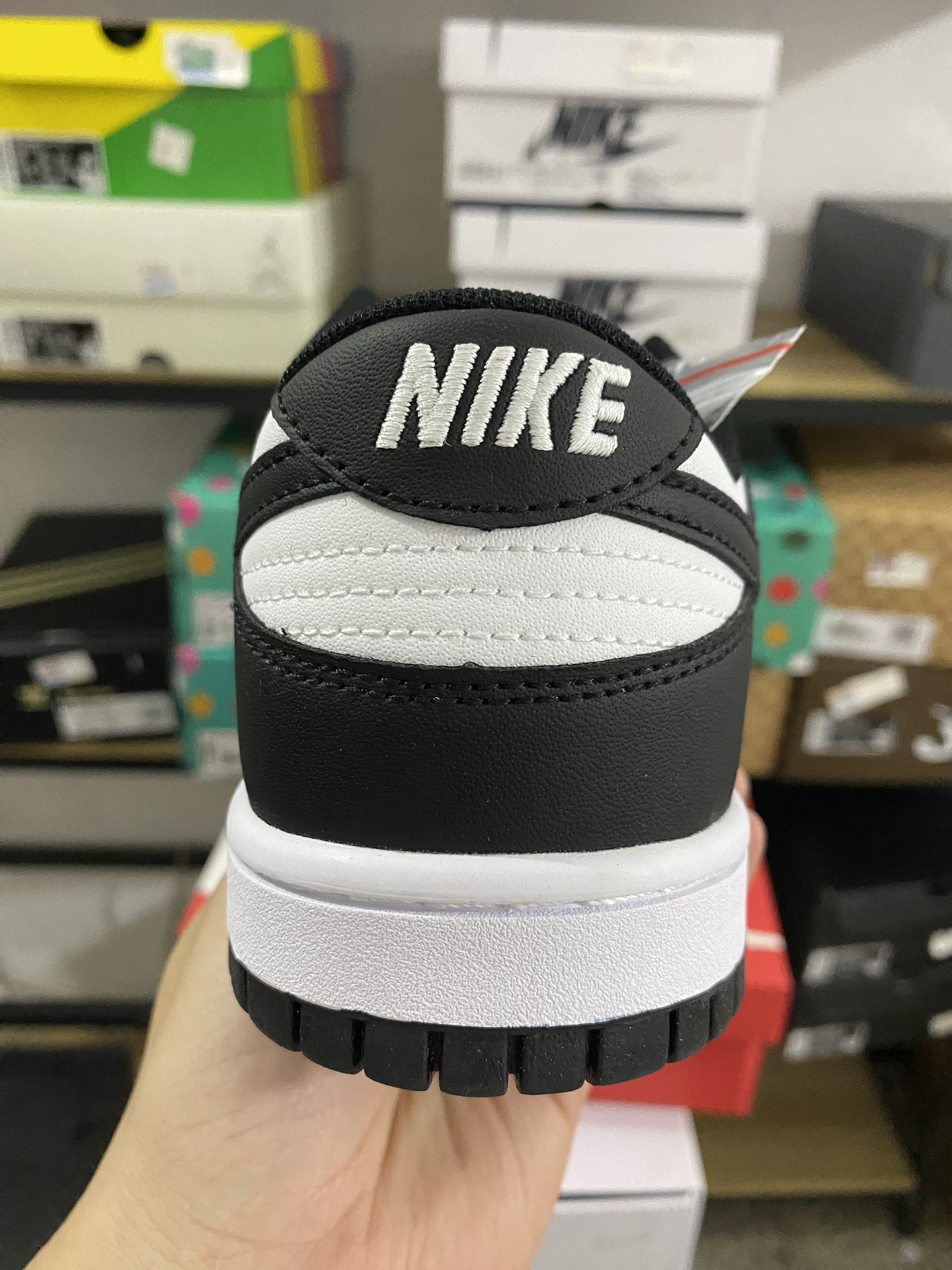 MiniCost Shoe 3
