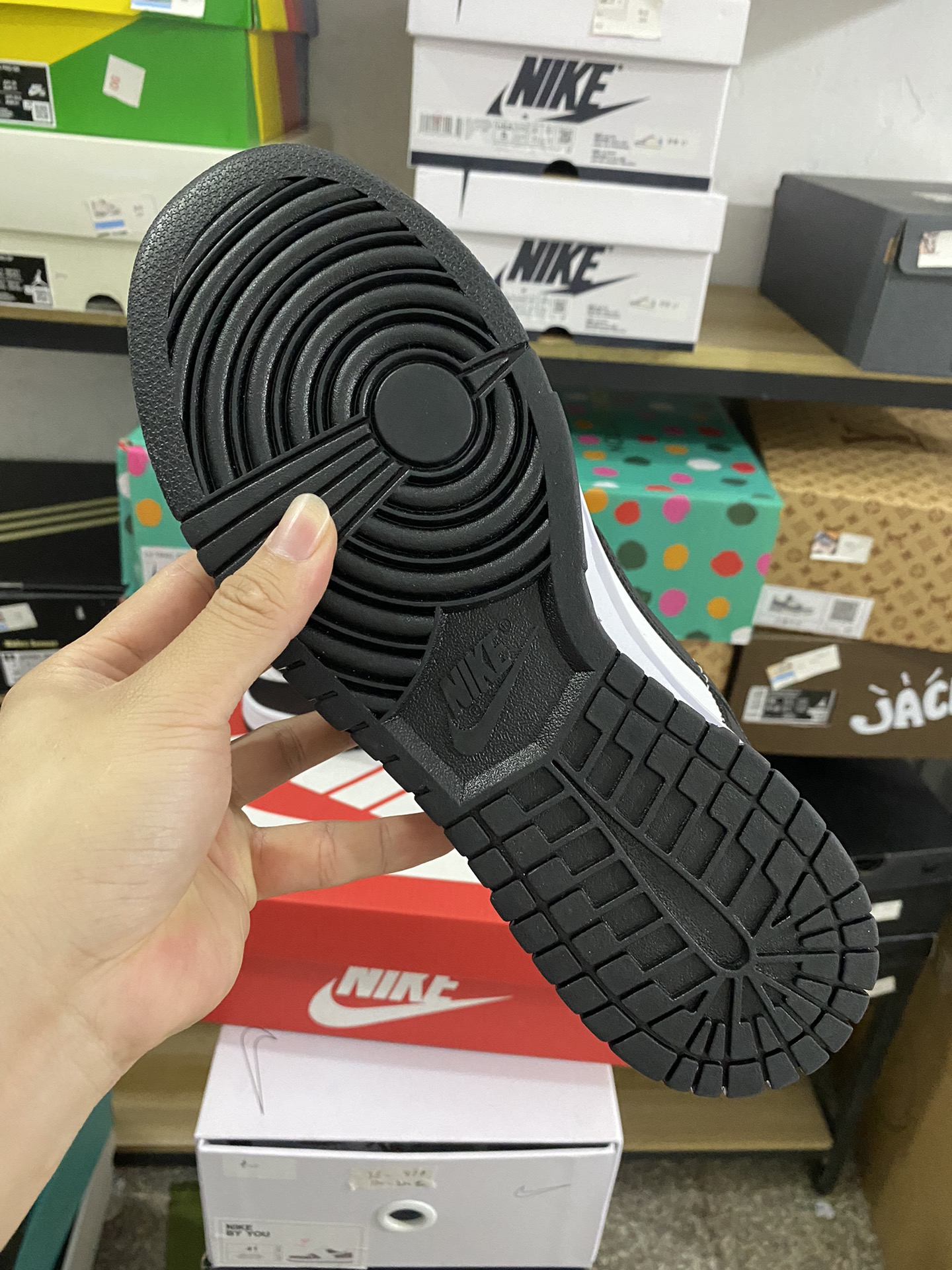 MiniCost Shoe 5