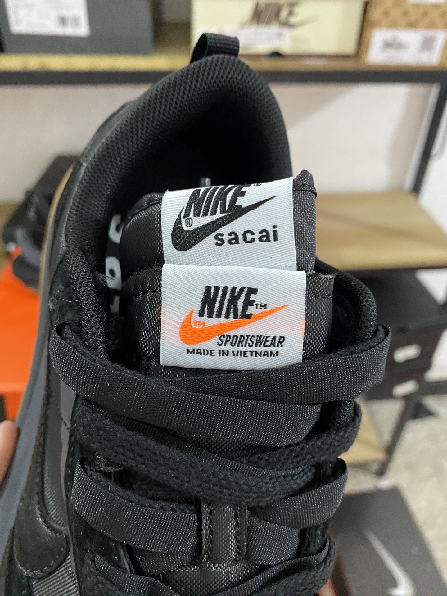 MiniCost Shoe 6