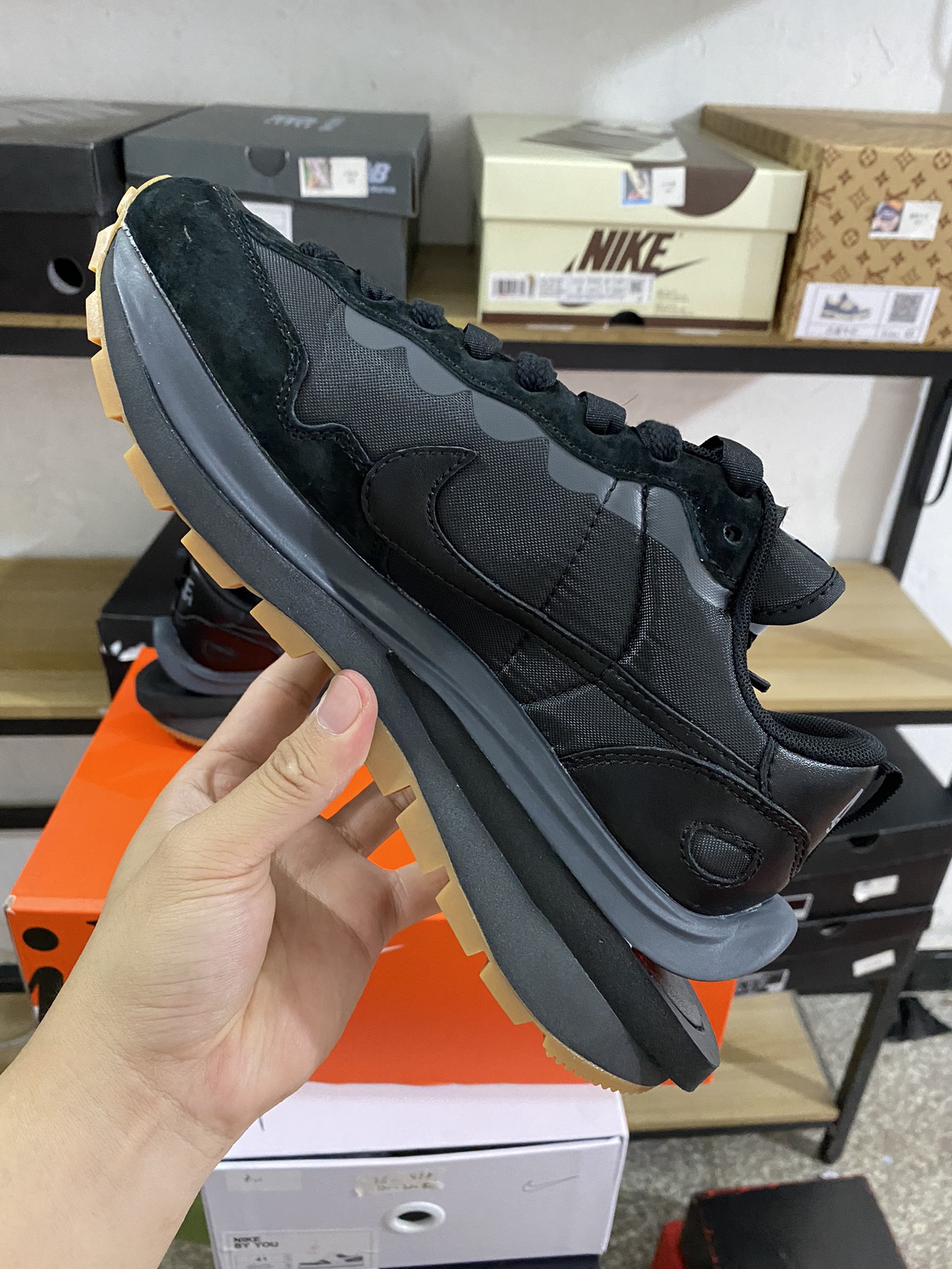 MiniCost Shoe 4