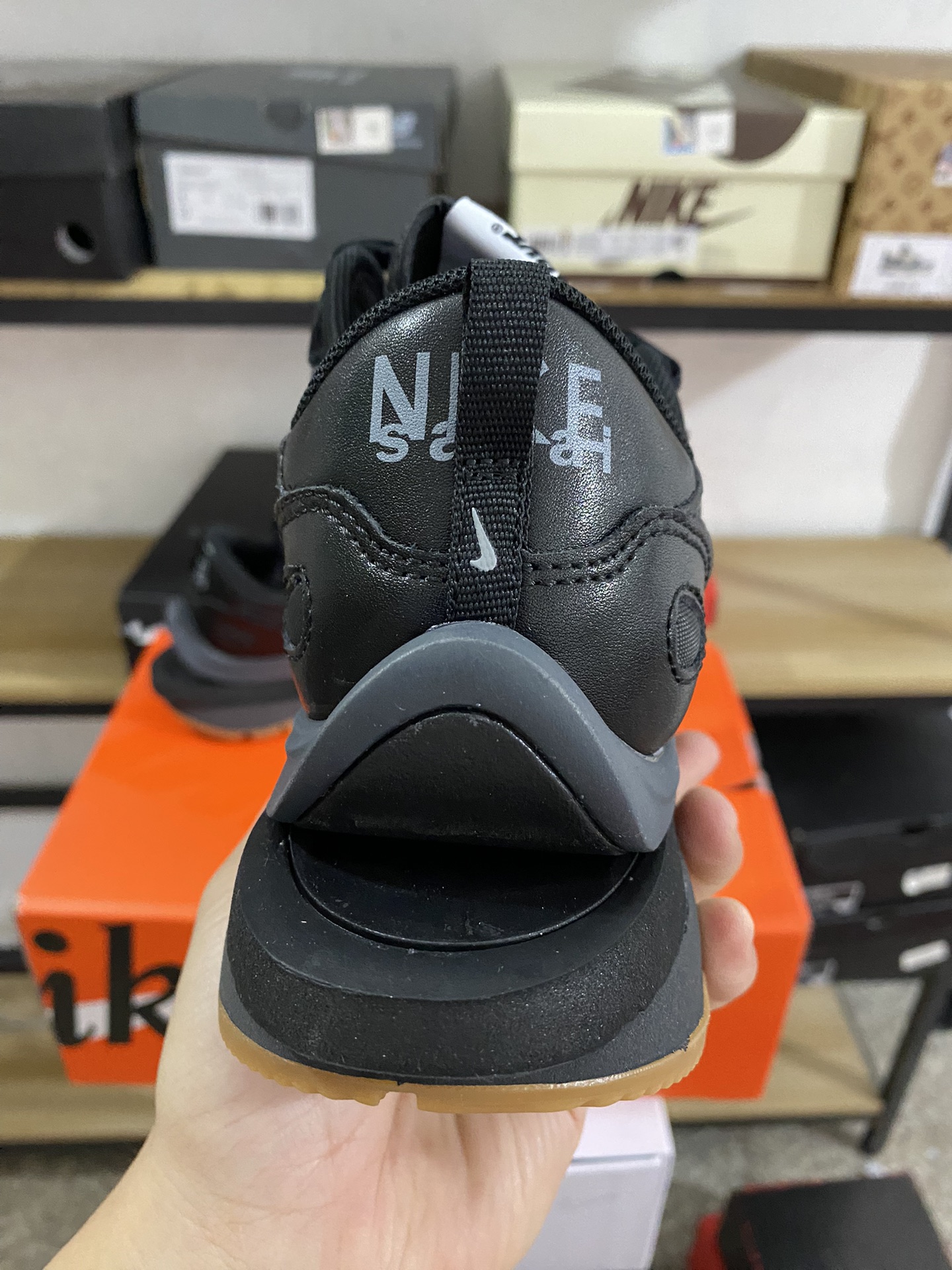 MiniCost Shoe 3